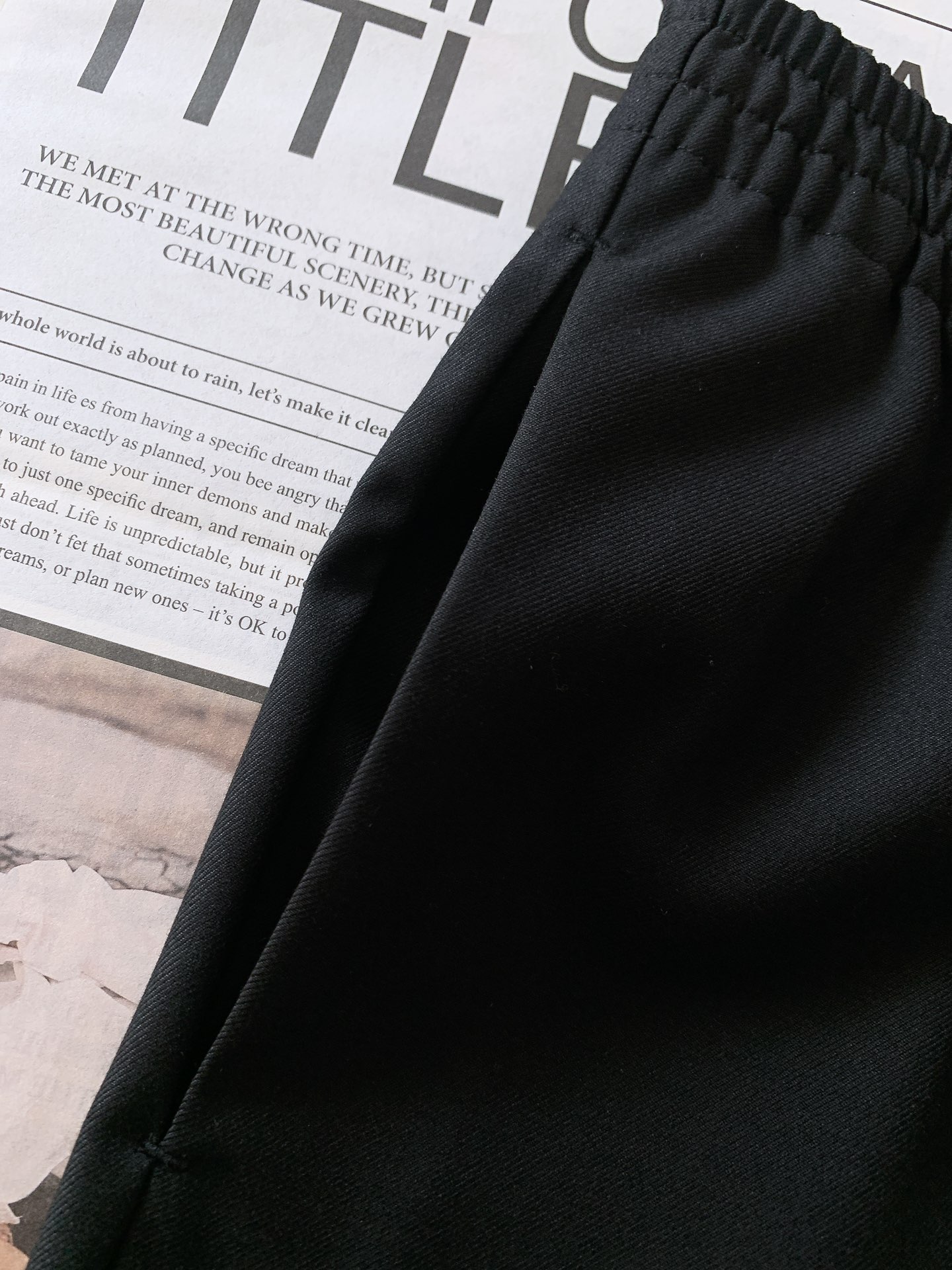 
Ermenegildo Zegna 杰尼亚 2025FW早秋新品 
商务休闲裤，臻选优质面料打造，贴身