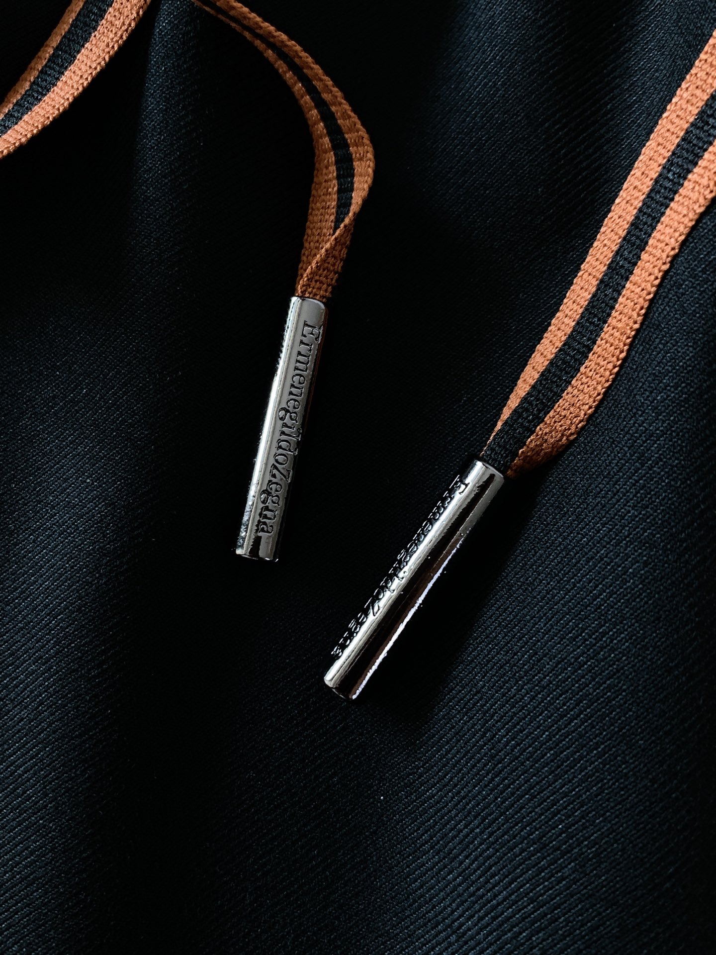 
Ermenegildo Zegna 杰尼亚 2025FW早秋新品 
商务休闲裤，臻选优质面料打造，贴身