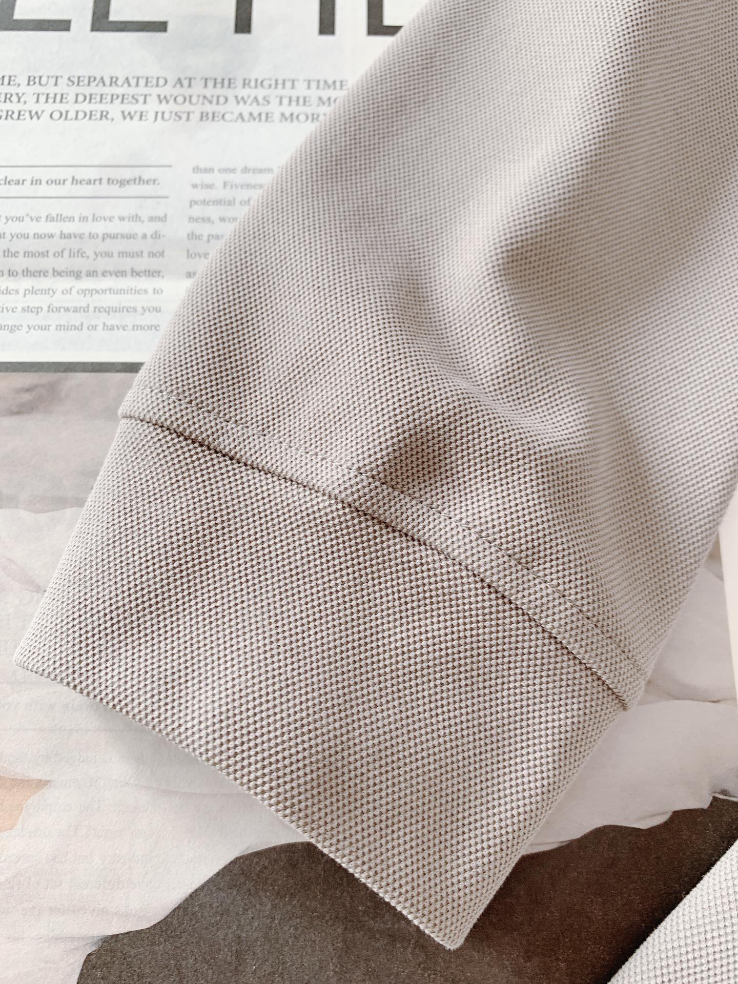 
DESCENTE 迪桑特 2025FW早秋新品 
磨毛运动衬衫型打底衫。精选多重材质混纺，聚酯纤维➕桑