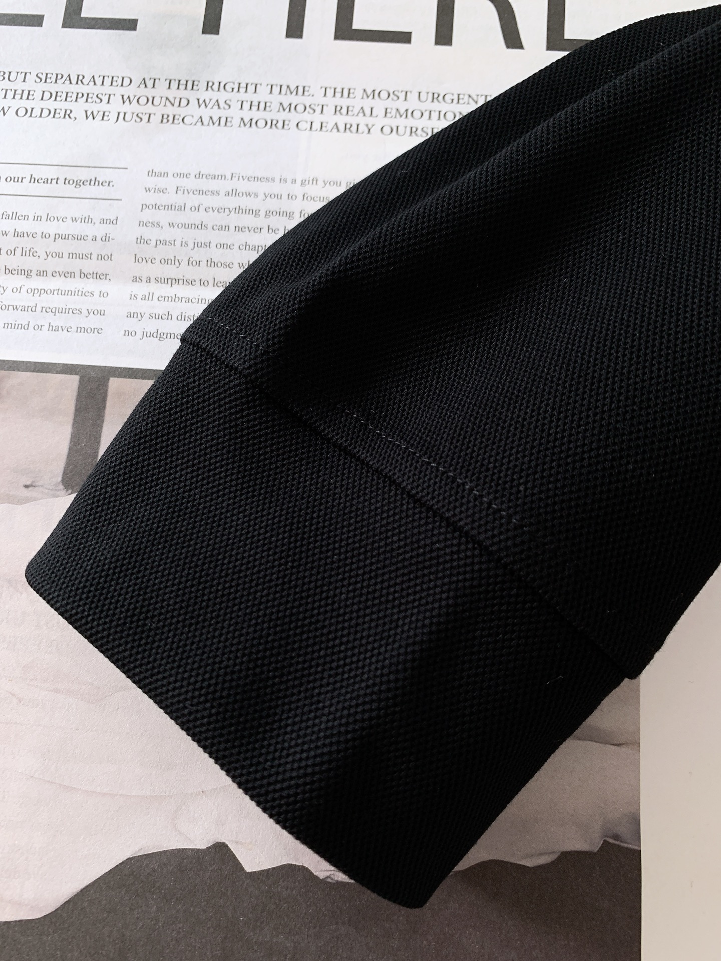 
DESCENTE 迪桑特 2025FW早秋新品 
磨毛运动衬衫型打底衫。精选多重材质混纺，聚酯纤维➕桑