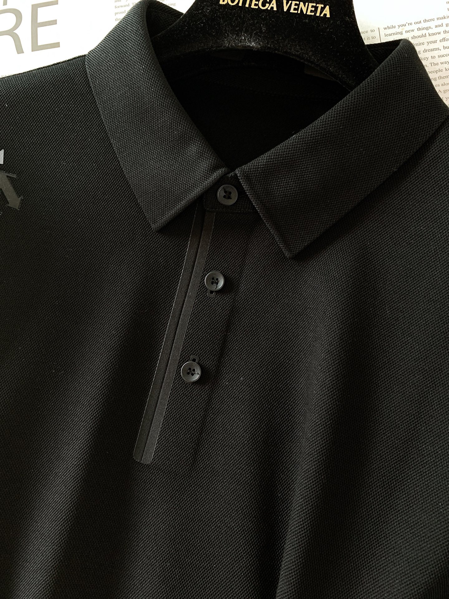 
DESCENTE 迪桑特 2025FW早秋新品 
磨毛运动衬衫型打底衫。精选多重材质混纺，聚酯纤维➕桑