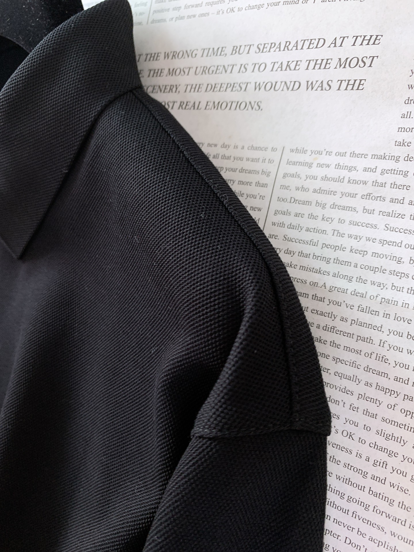 
DESCENTE 迪桑特 2025FW早秋新品 
磨毛运动衬衫型打底衫。精选多重材质混纺，聚酯纤维➕桑