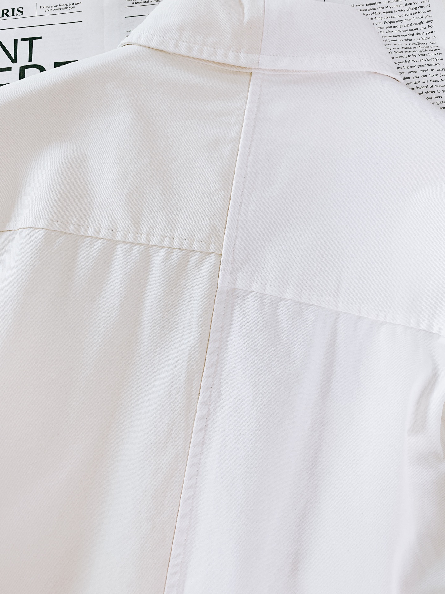 
Maison Margiela MM6 马丁马吉拉 2025FW早秋新品 
字母印花衬衫👔数字魅力与极