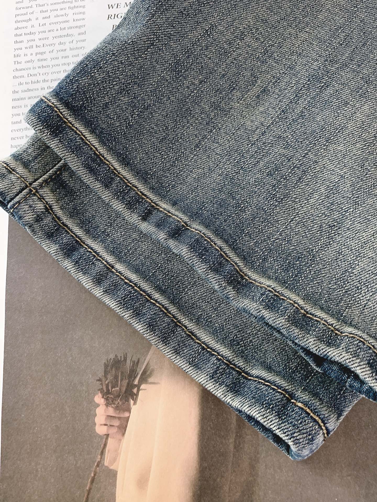 
ARCTERYX 始祖鸟 鸟家王炸款牛仔裤👖
独爱这一条，弹力加倍的牛仔裤…… 重工洗水工艺…..开模