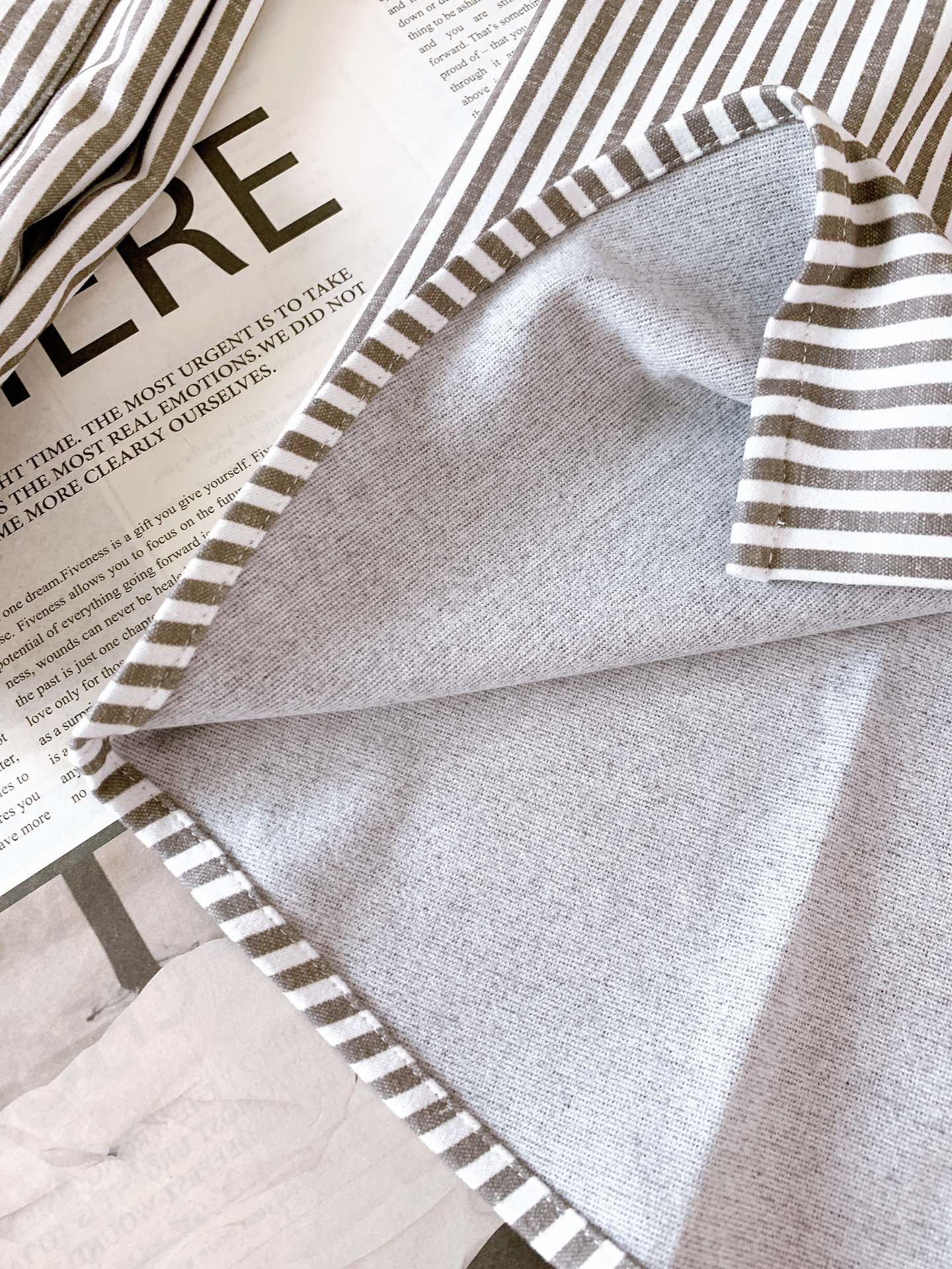 
Kiton 奇顿 2025FW早秋新品 
撞色条纹衬衫👔官网在售，专柜同款！
经典版型衬衫怎么穿都好看