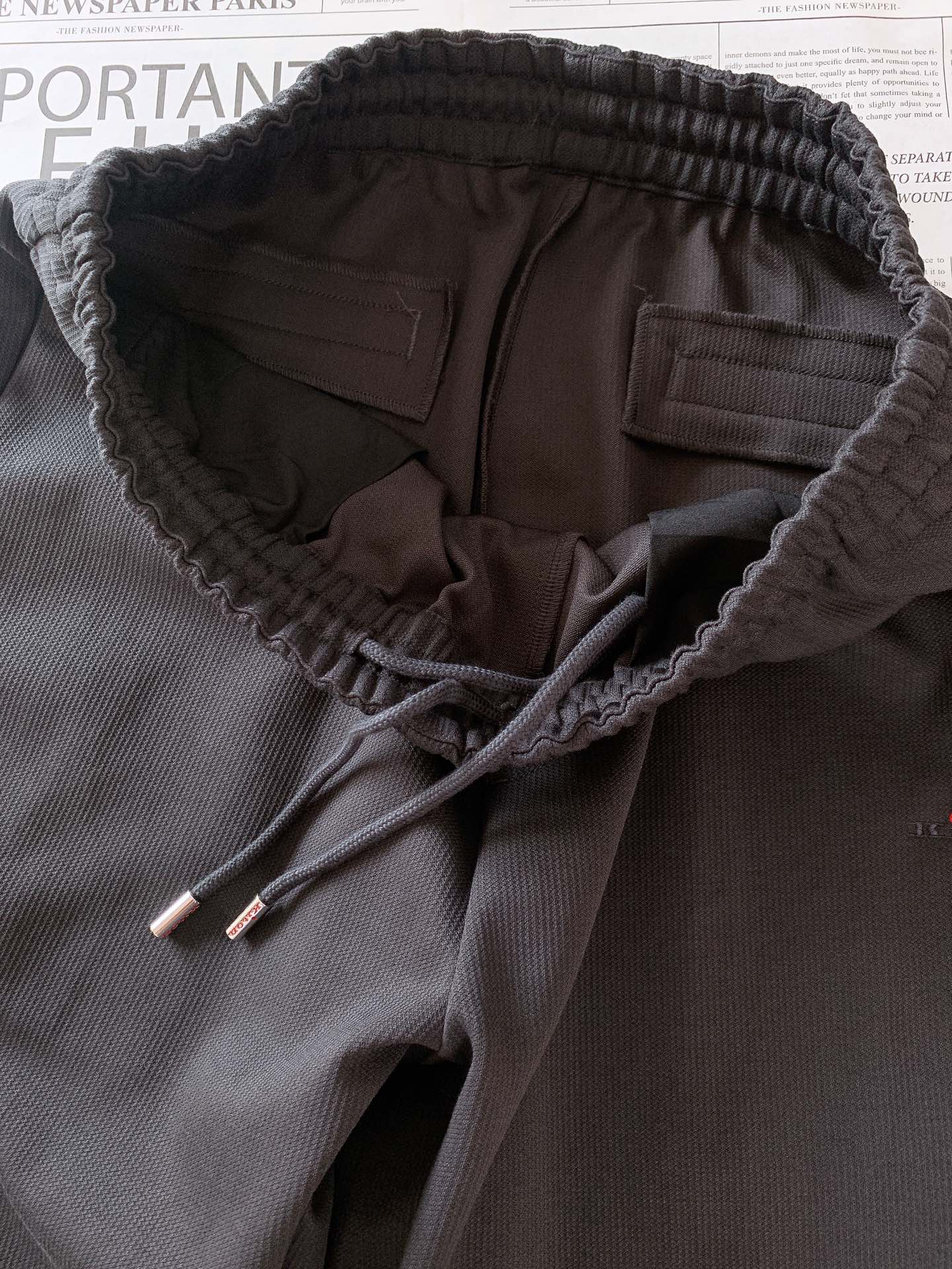 
Kiton 奇顿 2025FW早秋新品 
渠道的精品狠货！！！
今年最好看的休闲裤
闭眼入！
客供定制