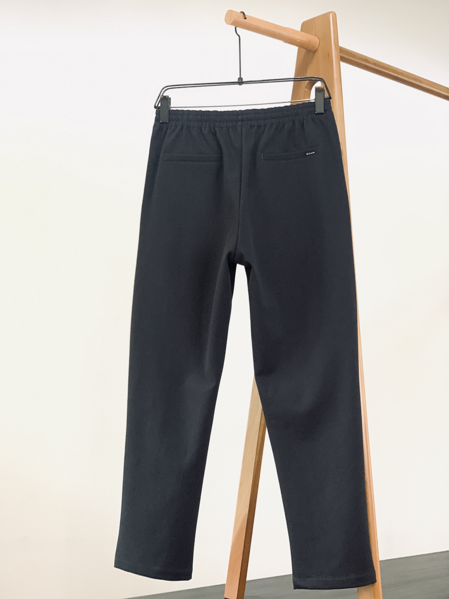 
Kiton 奇顿 2025FW早秋新品 
渠道的精品狠货！！！
今年最好看的休闲裤
闭眼入！
客供定制