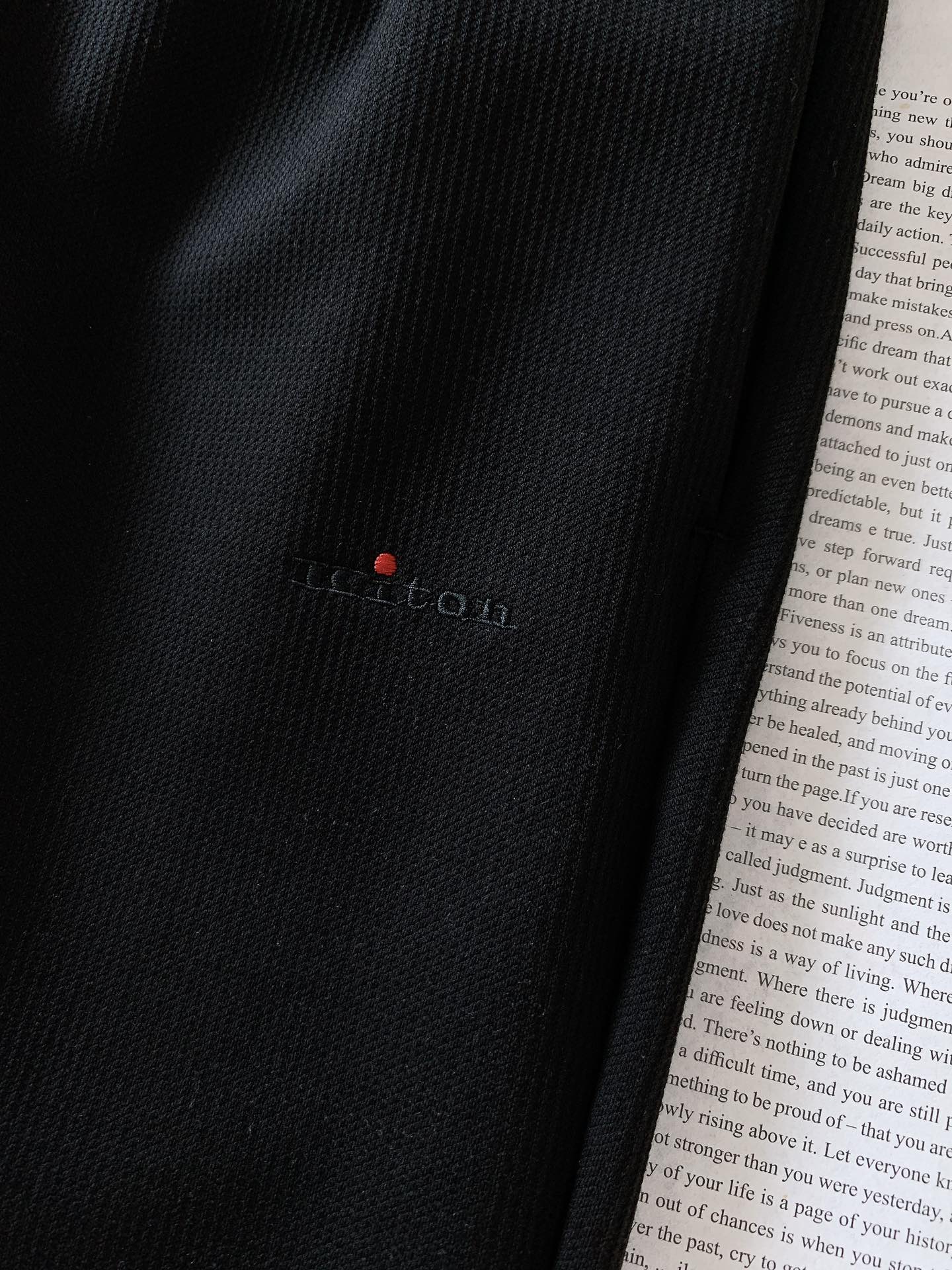 
Kiton 奇顿 2025FW早秋新品 
渠道的精品狠货！！！
今年最好看的休闲裤
闭眼入！
客供定制