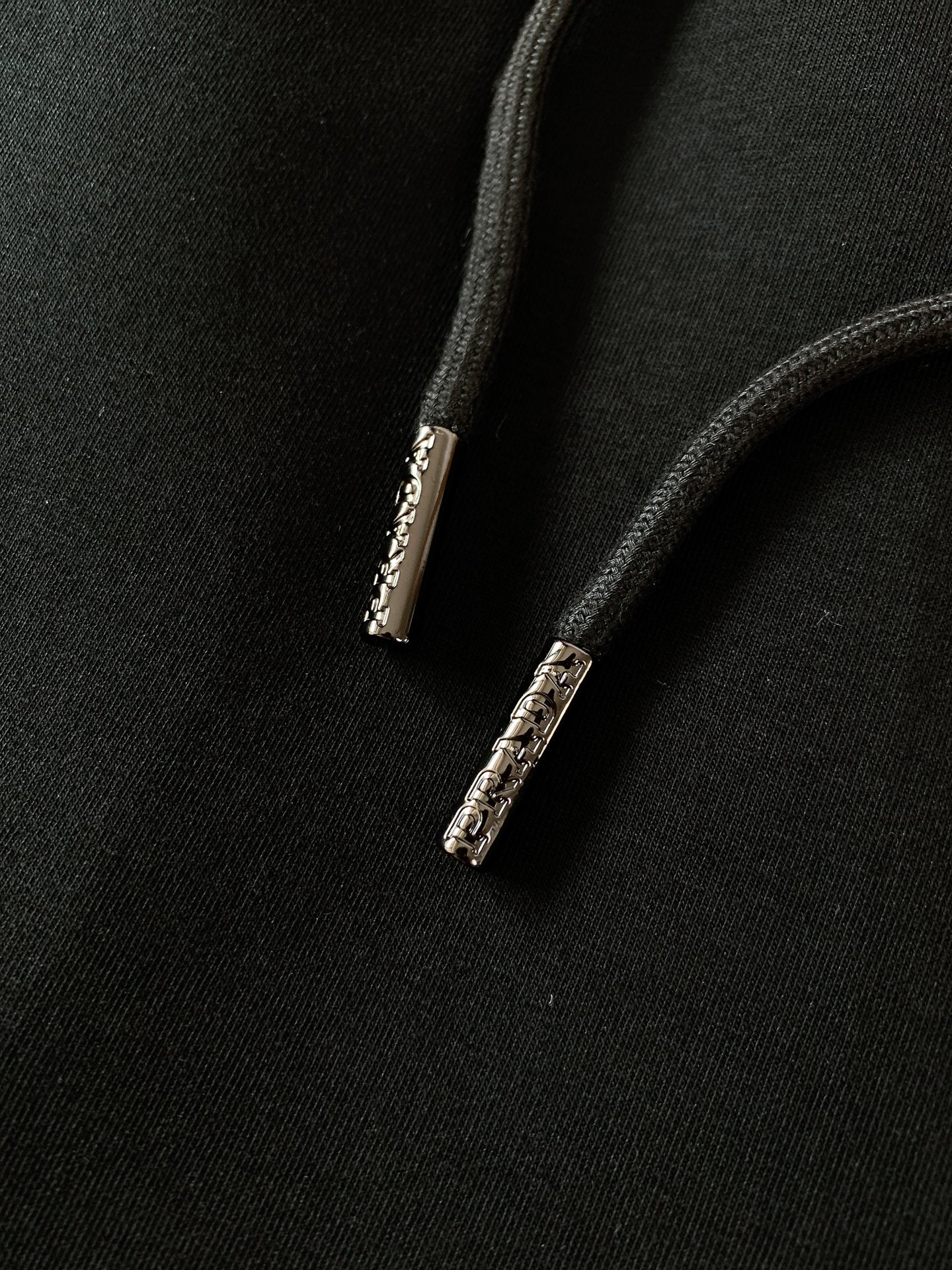 
Prada 普拉达 2025FW早秋新品
复古工装休闲裤，双层针织，定制的面料，客供五金辅料～四季中不