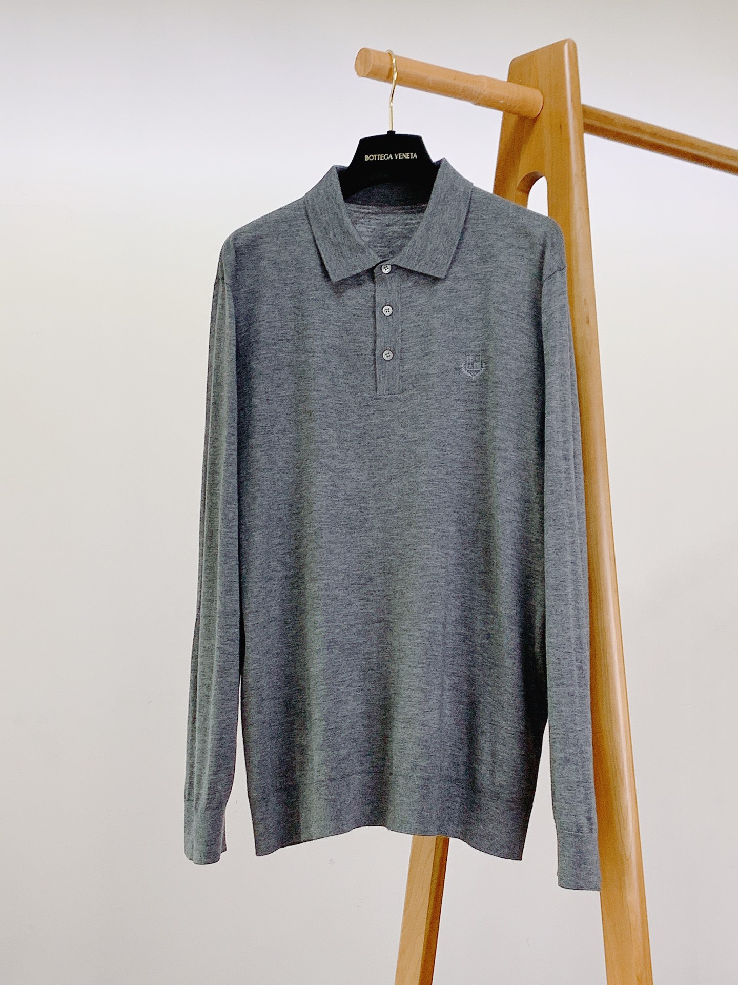 
LoroPiana L.P FW早秋新品 
lP🆕 男款长袖针织打底衫，精致工艺、高级质感、经典单品，