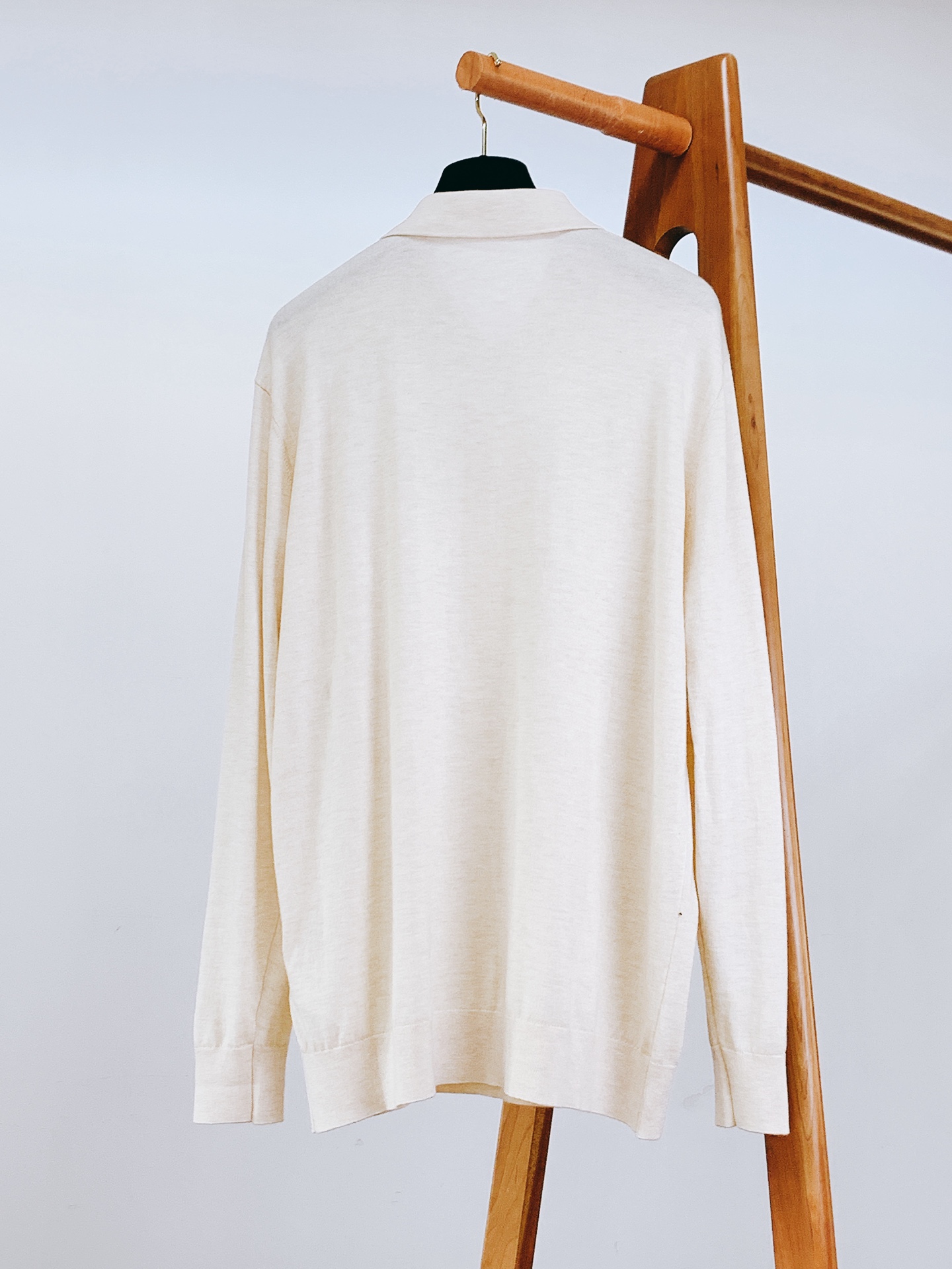 
LoroPiana L.P FW早秋新品 
lP🆕 男款长袖针织打底衫，精致工艺、高级质感、经典单品，