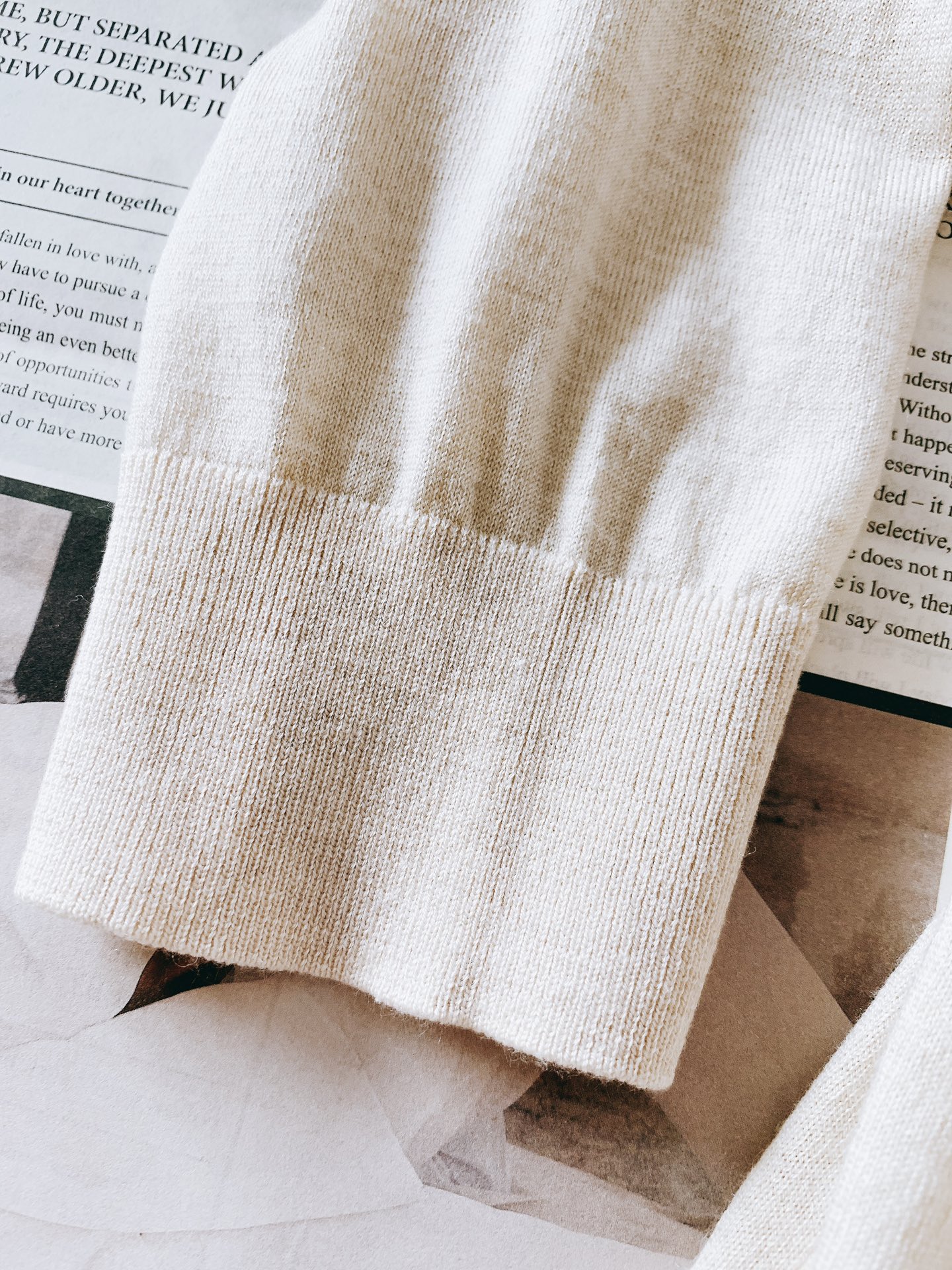 
LoroPiana L.P FW早秋新品 
lP🆕 男款长袖针织打底衫，精致工艺、高级质感、经典单品，