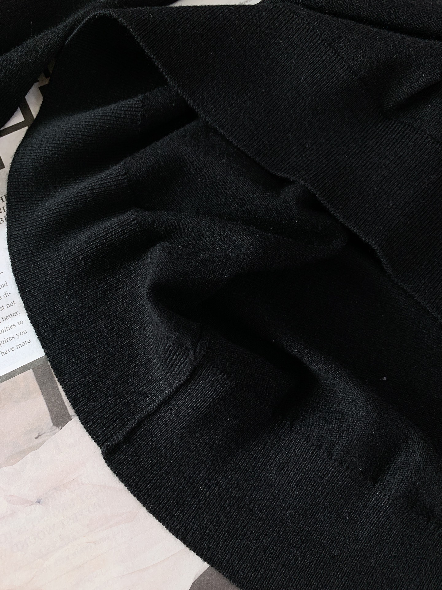 
LoroPiana L.P FW早秋新品 
lP🆕 男款长袖针织打底衫，精致工艺、高级质感、经典单品，