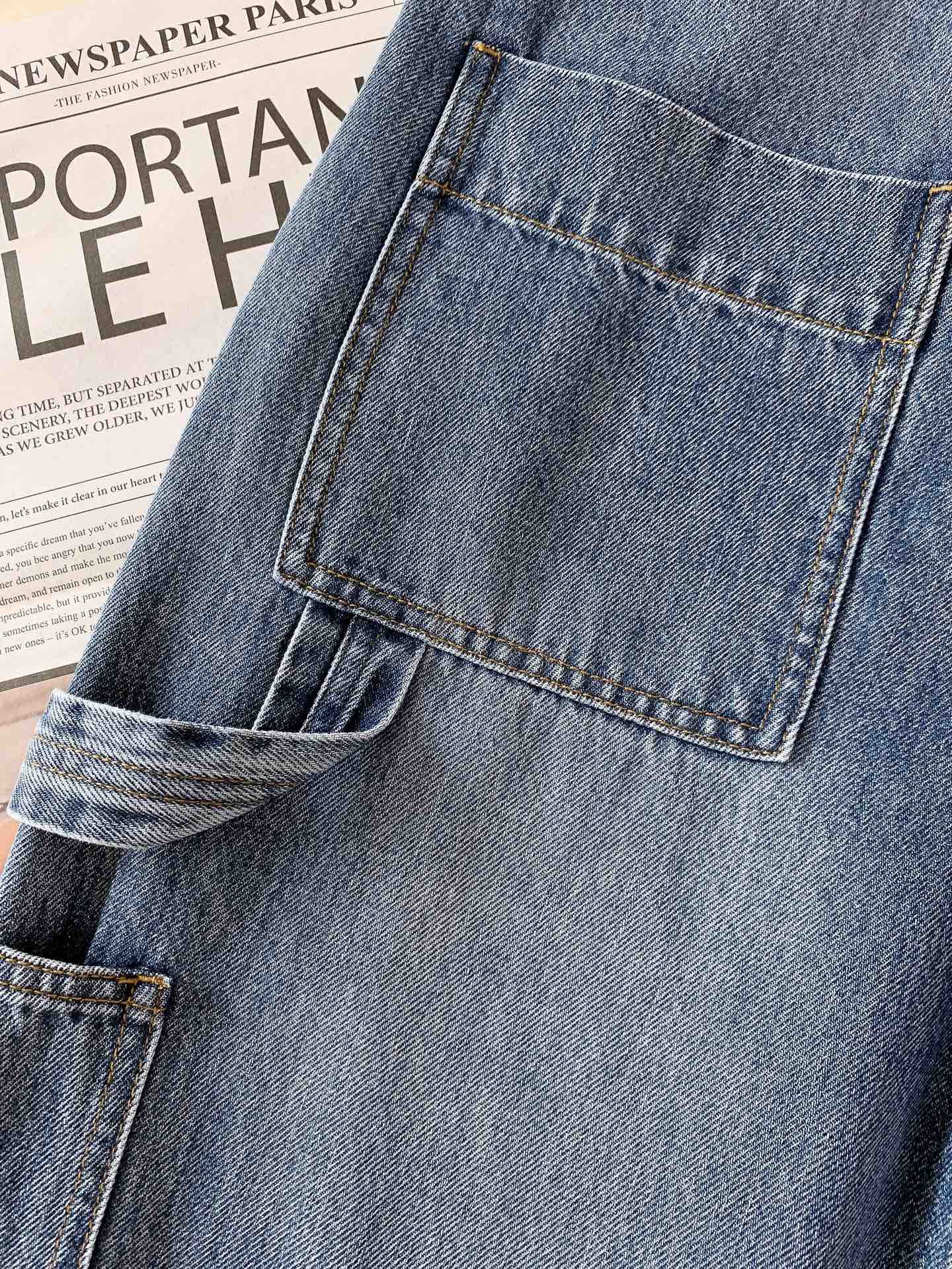 
Bottega Veneta 葆蝶家 2025FW早秋新品 
男款编织皮标立体多袋设计工装元素微锥形牛