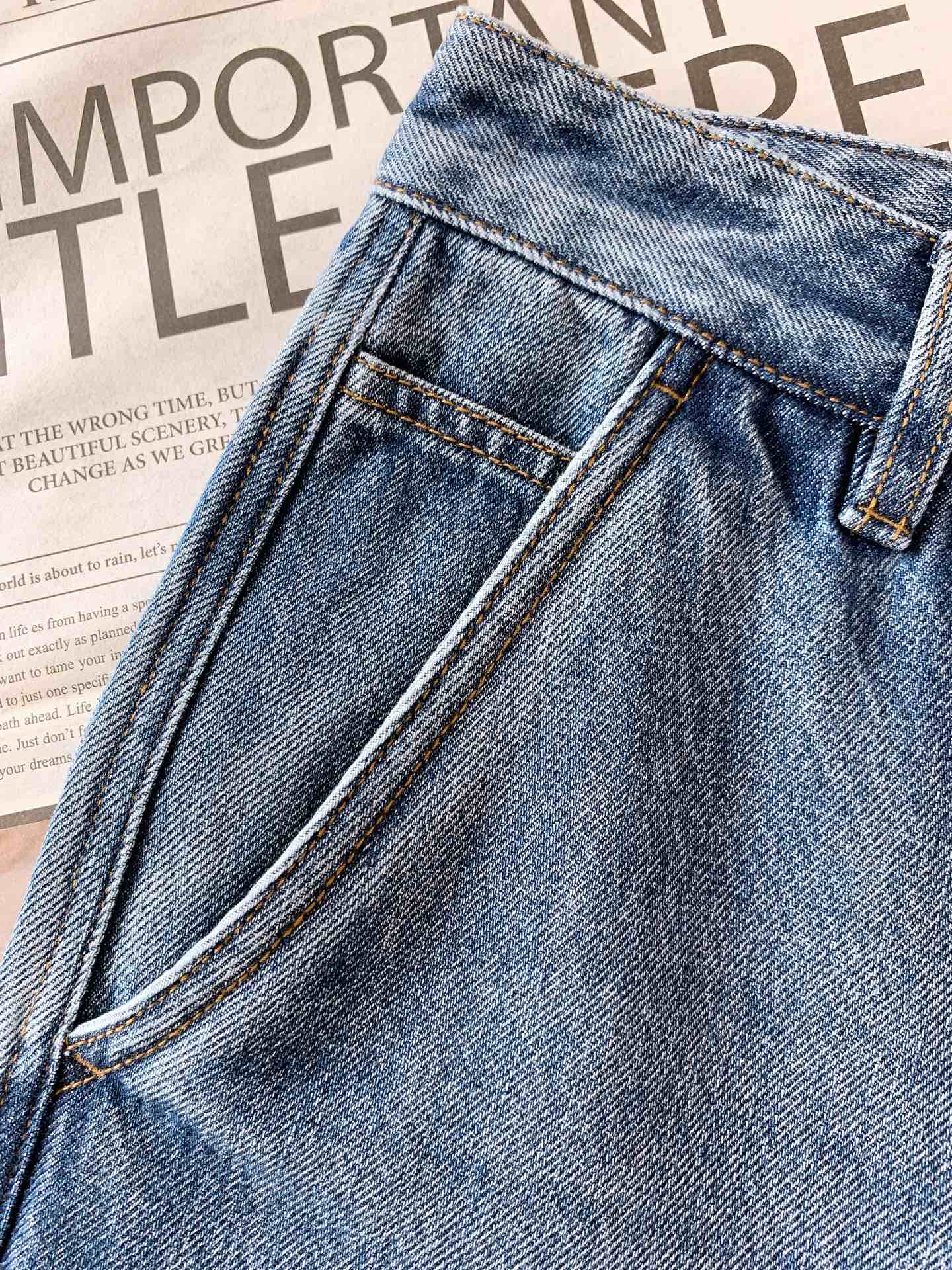 
Bottega Veneta 葆蝶家 2025FW早秋新品 
男款编织皮标立体多袋设计工装元素微锥形牛