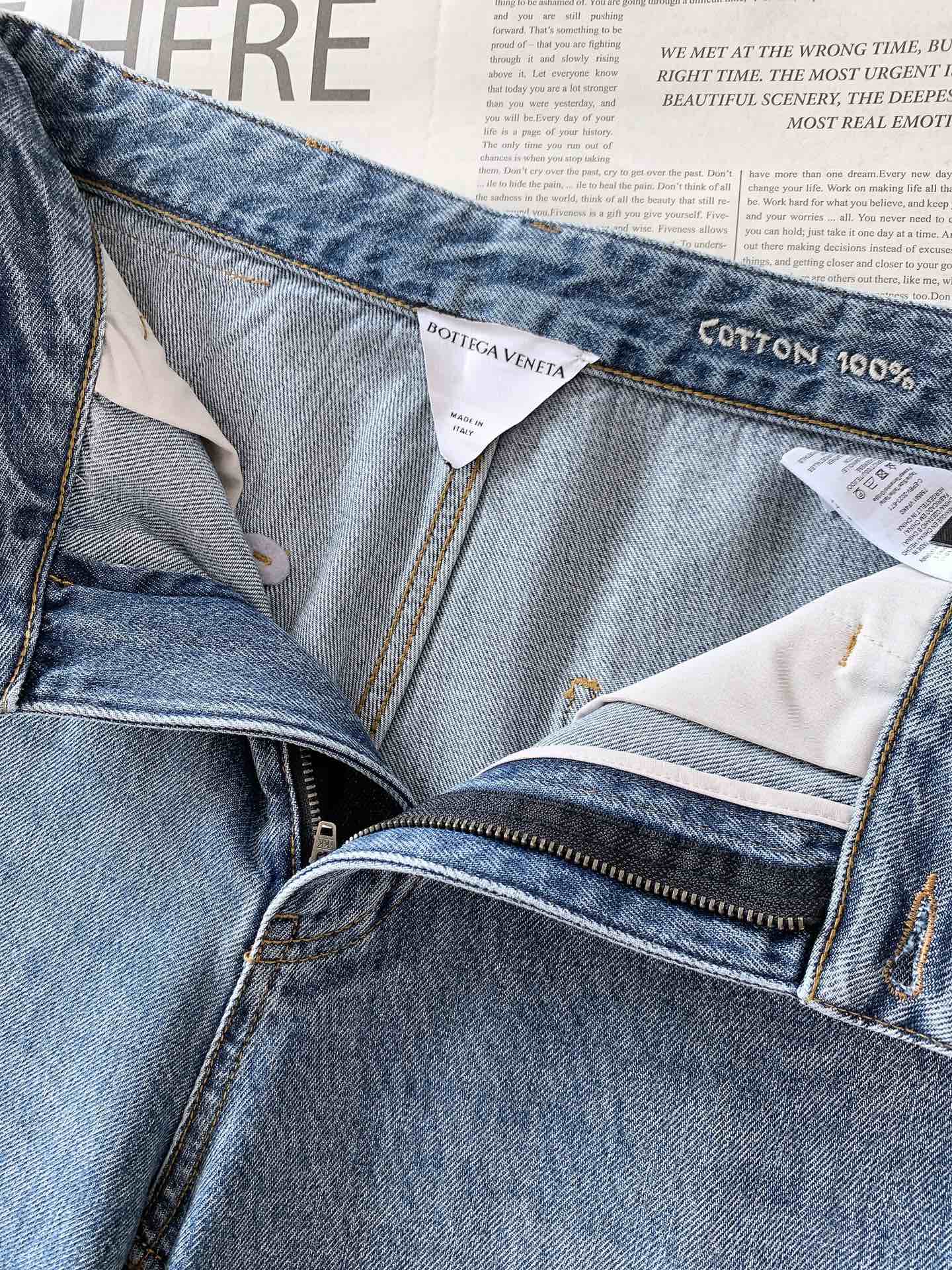 
Bottega Veneta 葆蝶家 2025FW早秋新品 
男款编织皮标立体多袋设计工装元素微锥形牛