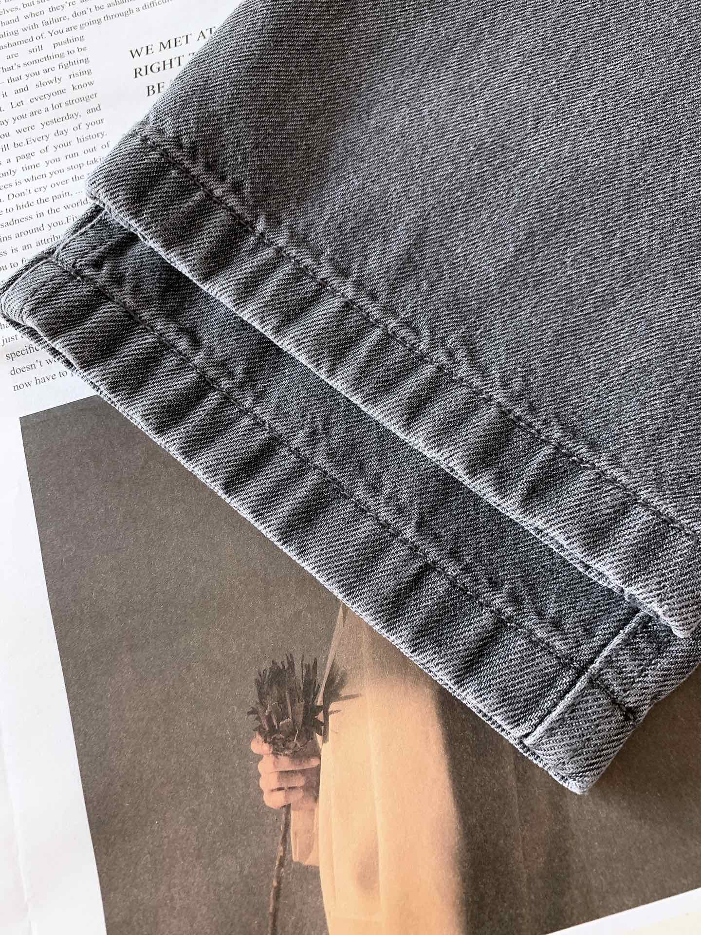 
Bottega Veneta 葆蝶家 2025FW早秋新品 
男款编织皮标立体多袋设计工装元素微锥形牛