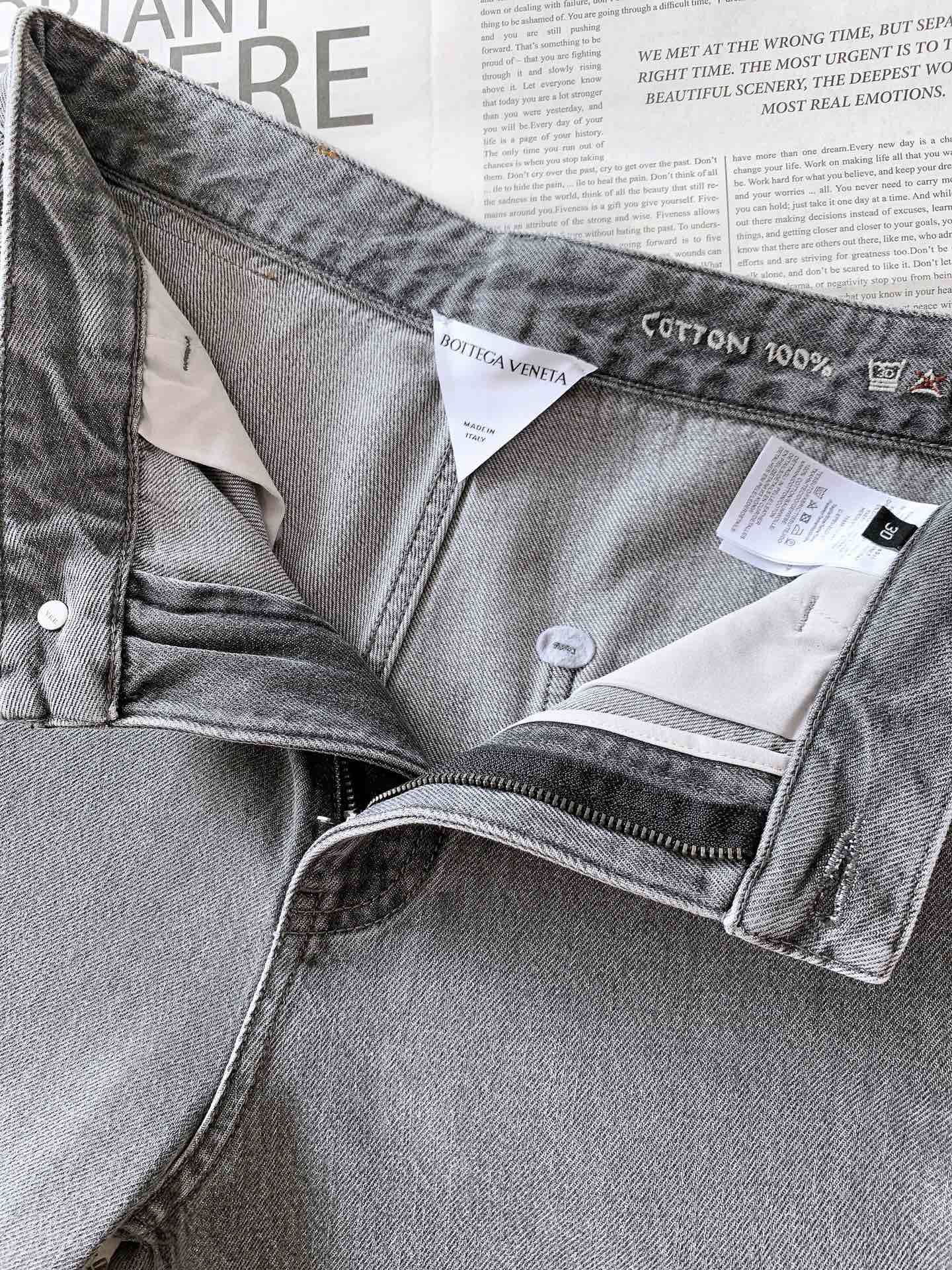 
Bottega Veneta 葆蝶家 2025FW早秋新品 
男款编织皮标立体多袋设计工装元素微锥形牛