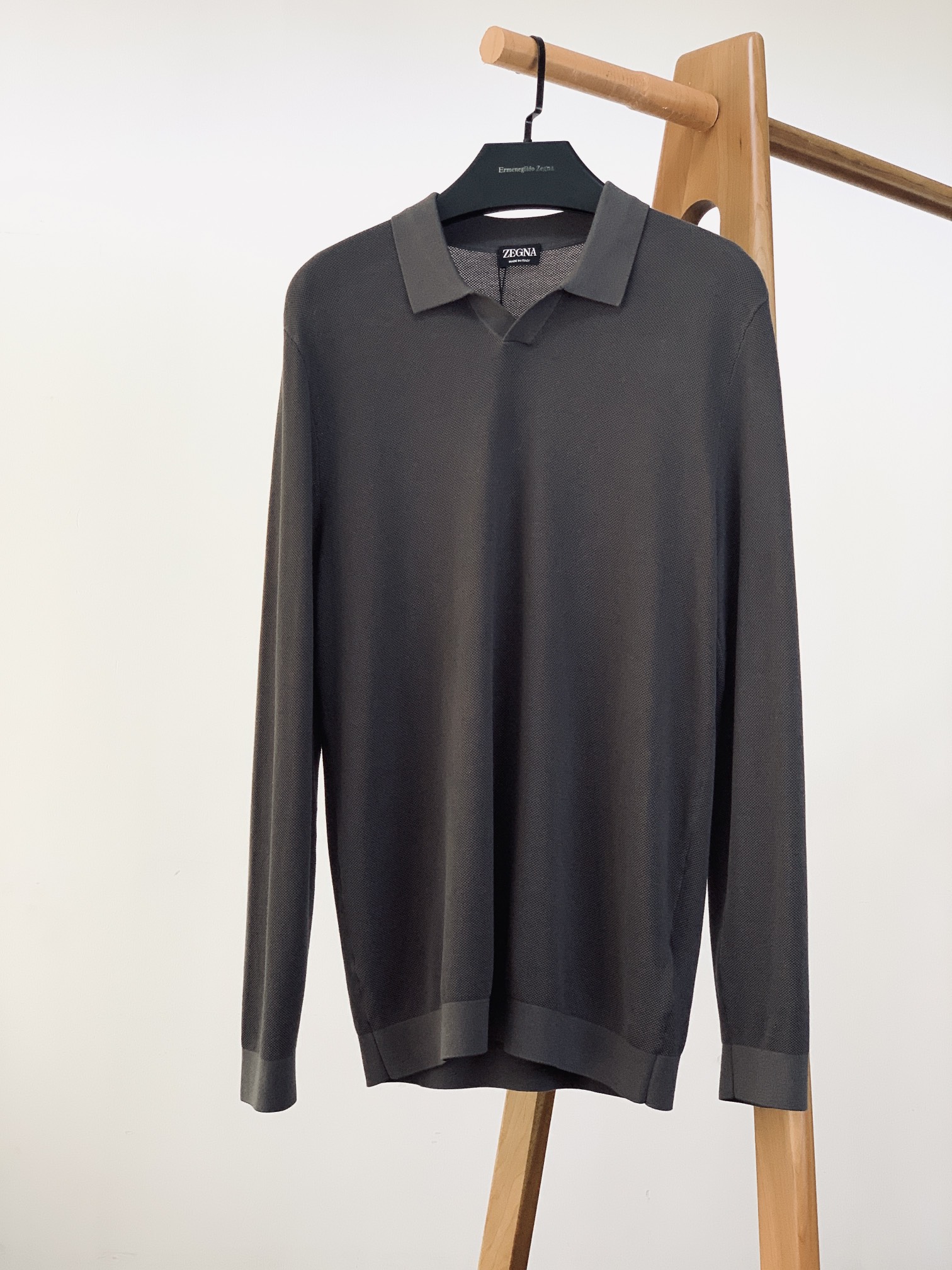 
Ermenegildo Zegna杰尼亚 2025FW早秋新品 
男款丝麻混纺Stoll机织造华夫格肌