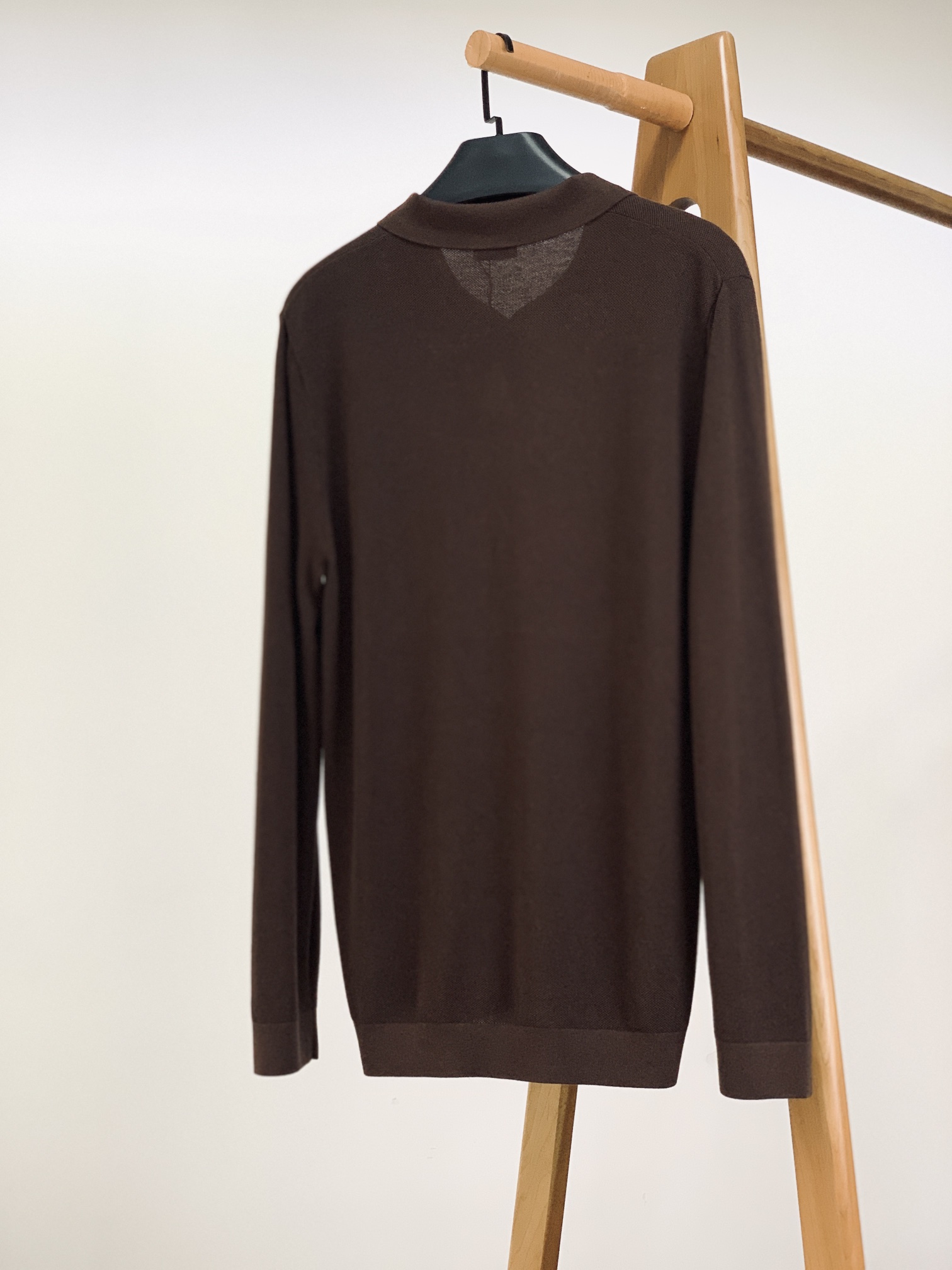 
Ermenegildo Zegna杰尼亚 2025FW早秋新品 
男款丝麻混纺Stoll机织造华夫格肌