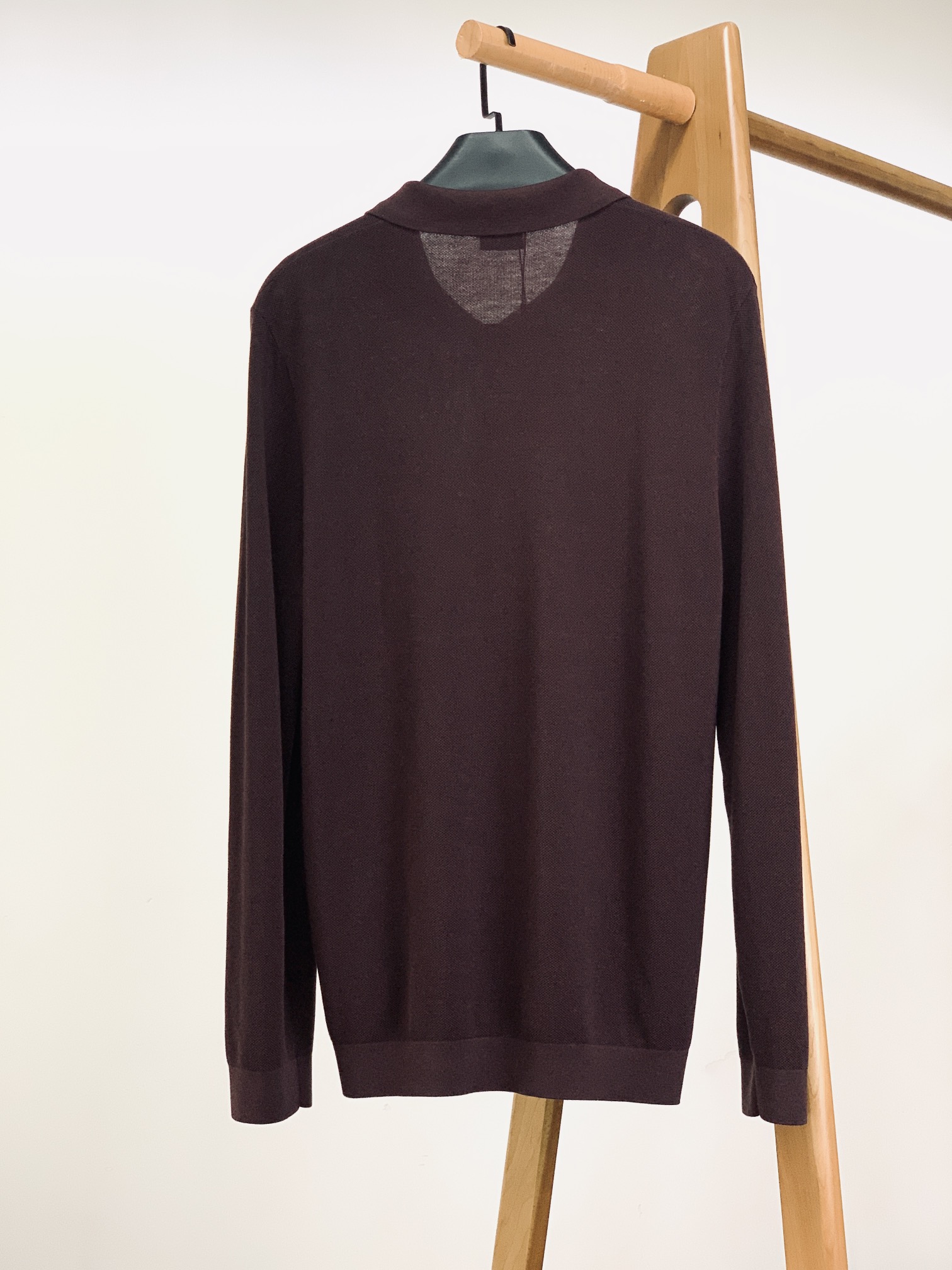 
Ermenegildo Zegna杰尼亚 2025FW早秋新品 
男款丝麻混纺Stoll机织造华夫格肌