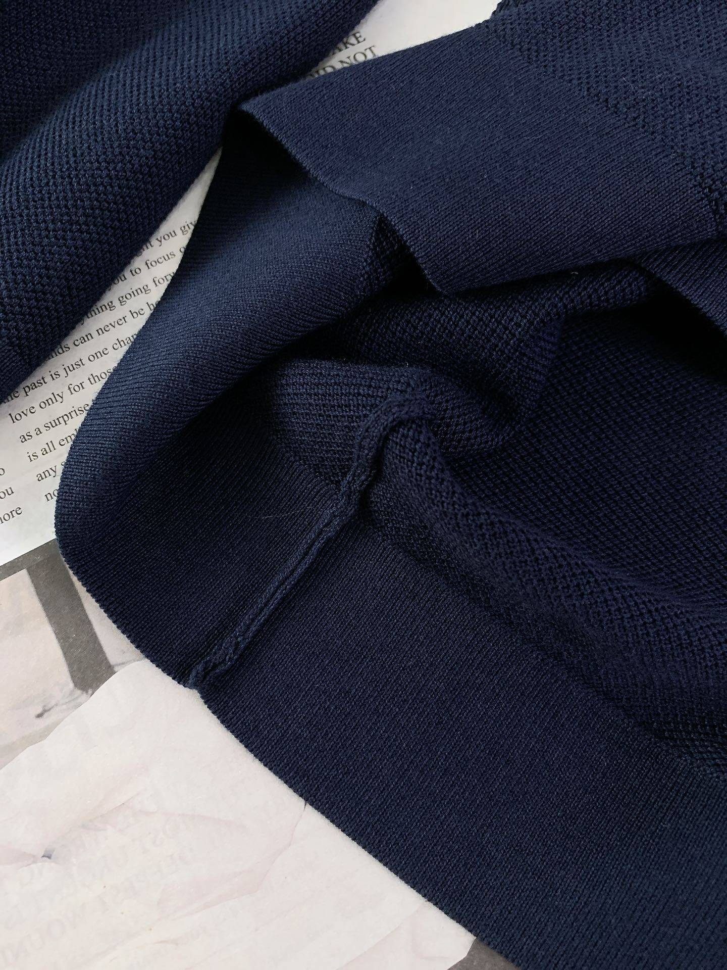 
Ermenegildo Zegna杰尼亚 2025FW早秋新品 
男款丝麻混纺Stoll机织造华夫格肌