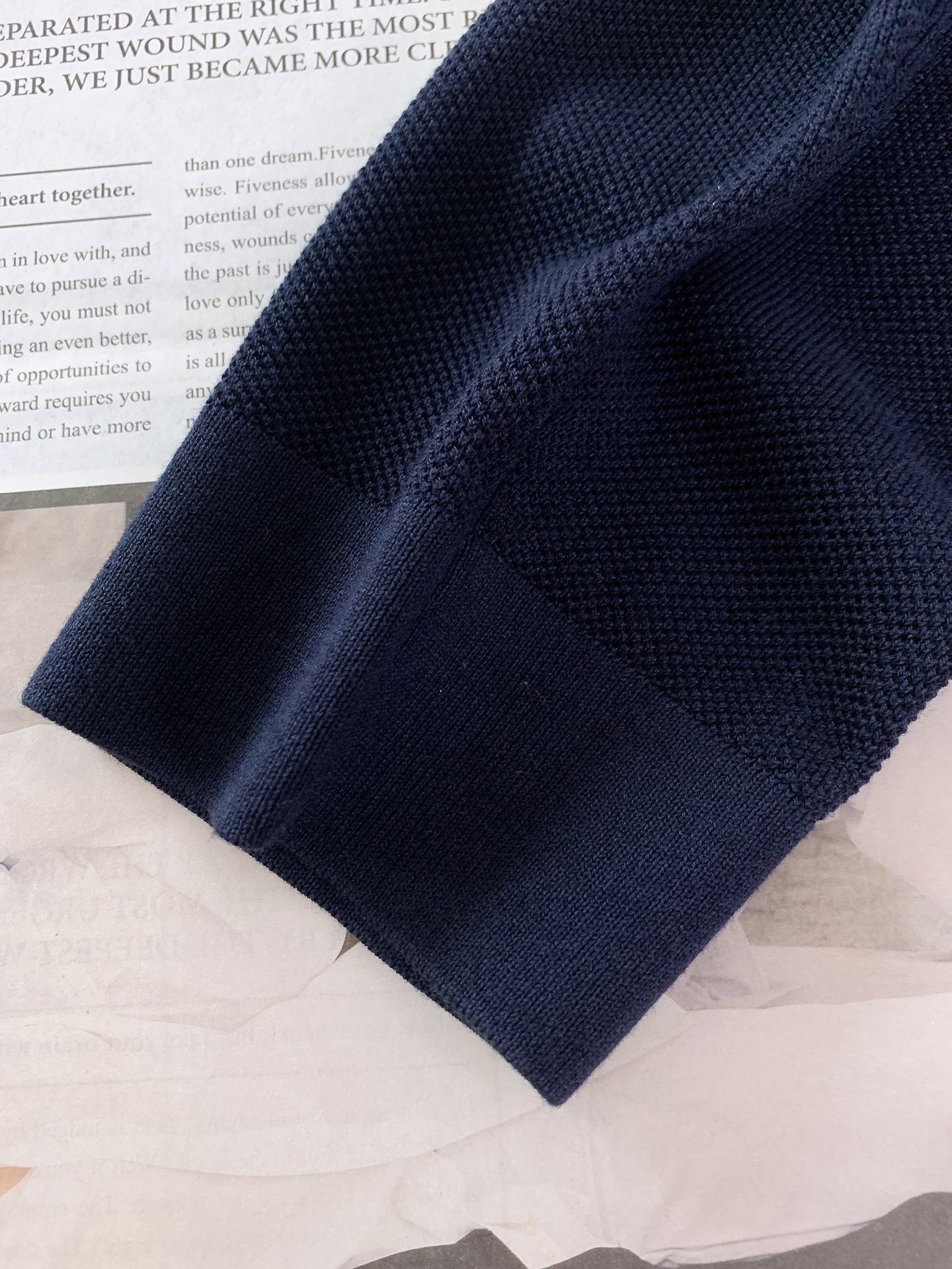 
Ermenegildo Zegna杰尼亚 2025FW早秋新品 
男款丝麻混纺Stoll机织造华夫格肌