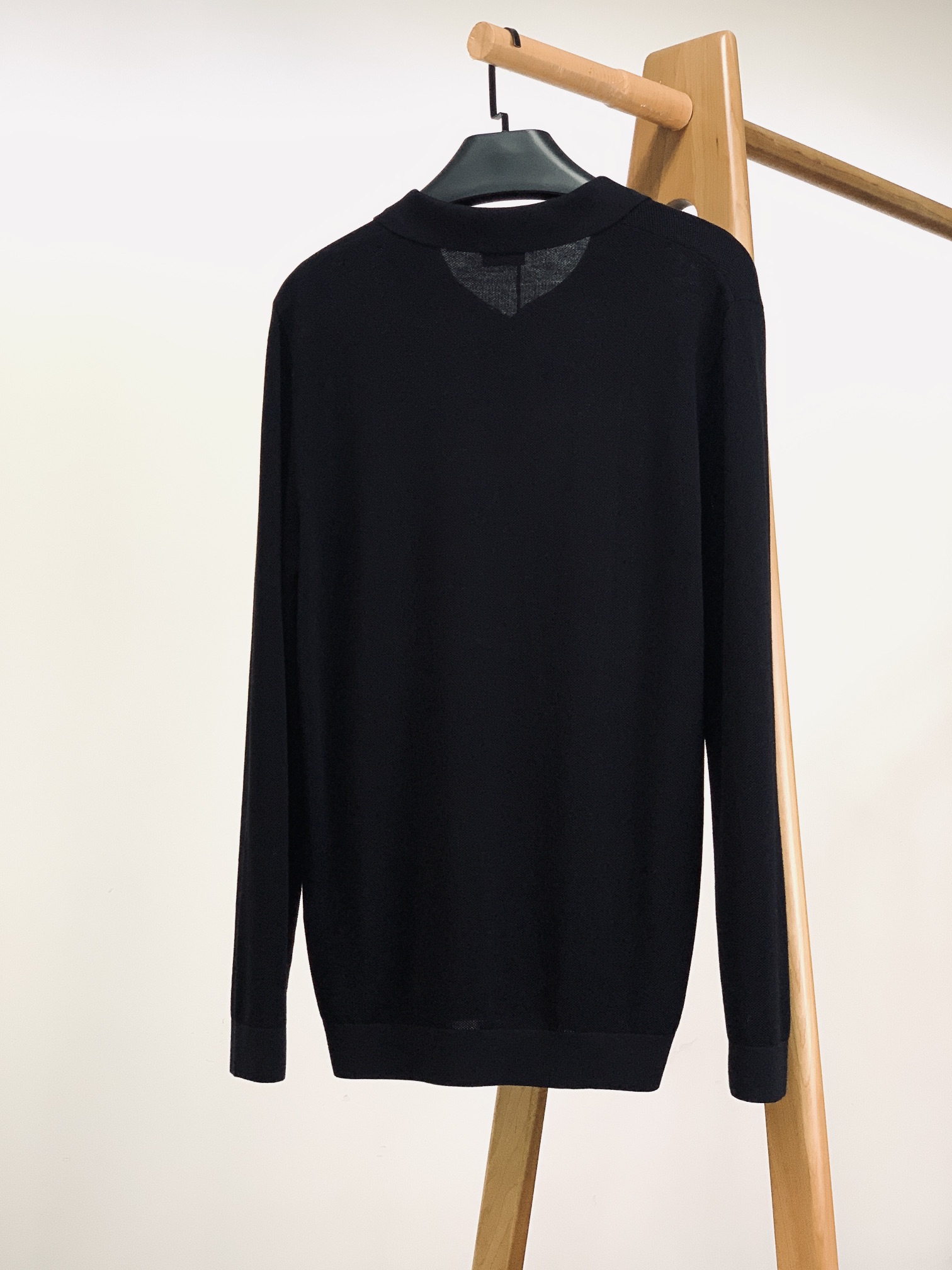 
Ermenegildo Zegna杰尼亚 2025FW早秋新品 
男款丝麻混纺Stoll机织造华夫格肌