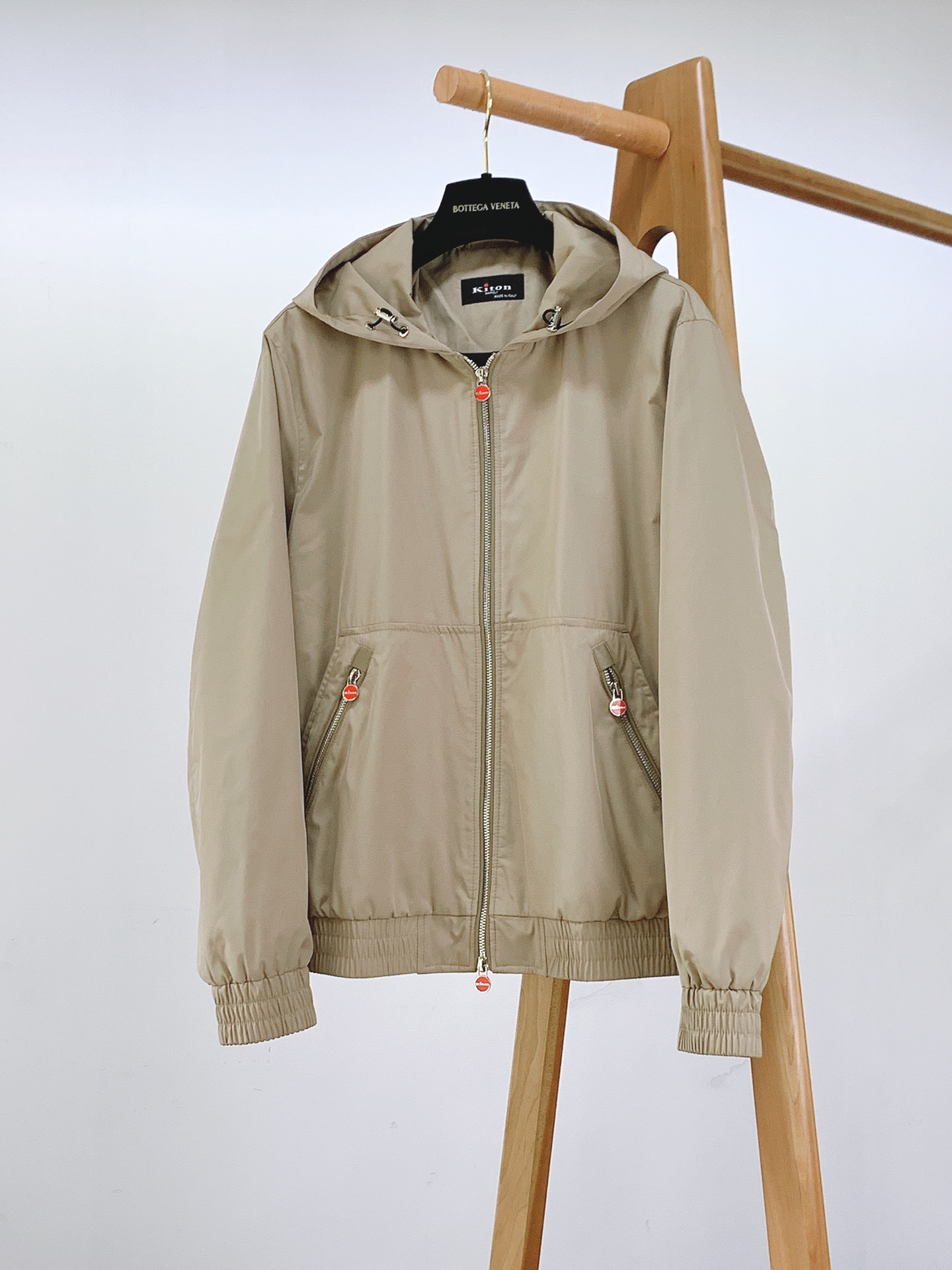 Kiton 奇顿 2025FW早秋新品 渠道的精品狠货！！！今年最好看的连帽休闲外套闭眼入！客供定制面料