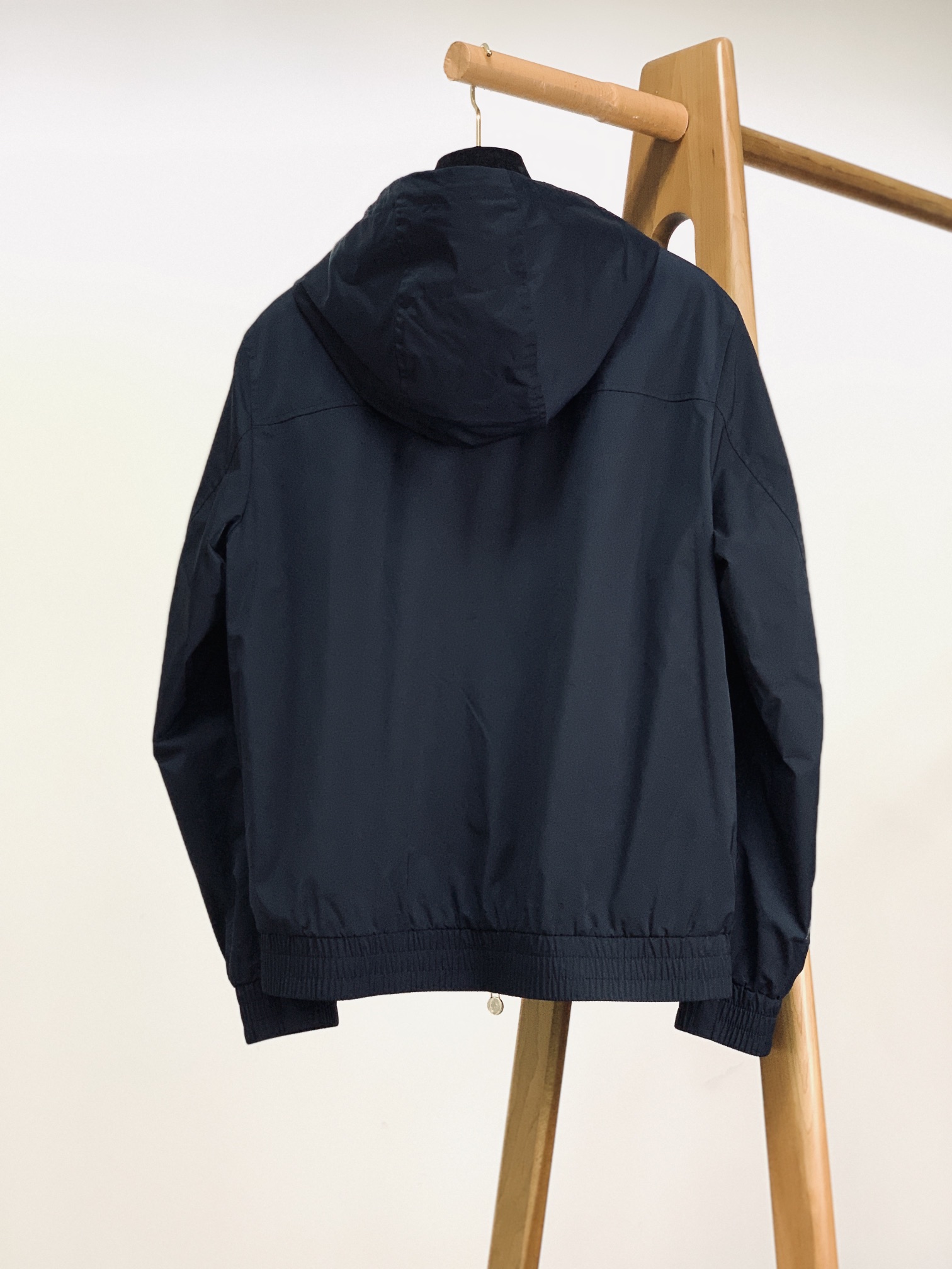 Kiton 奇顿 2025FW早秋新品 渠道的精品狠货！！！今年最好看的连帽休闲外套闭眼入！客供定制面料