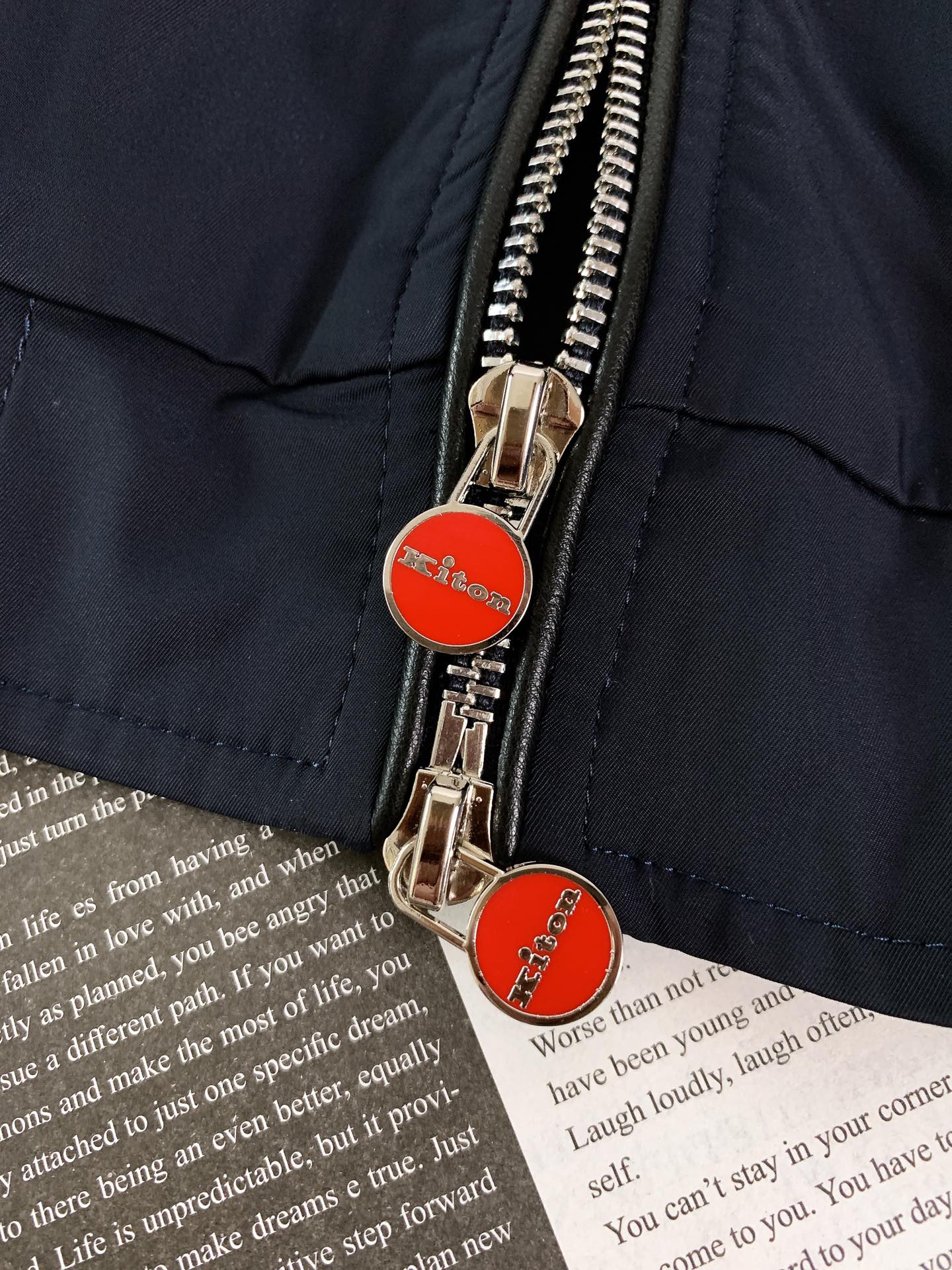 Kiton 奇顿 2025FW早秋新品 渠道的精品狠货！！！今年最好看的连帽休闲外套闭眼入！客供定制面料