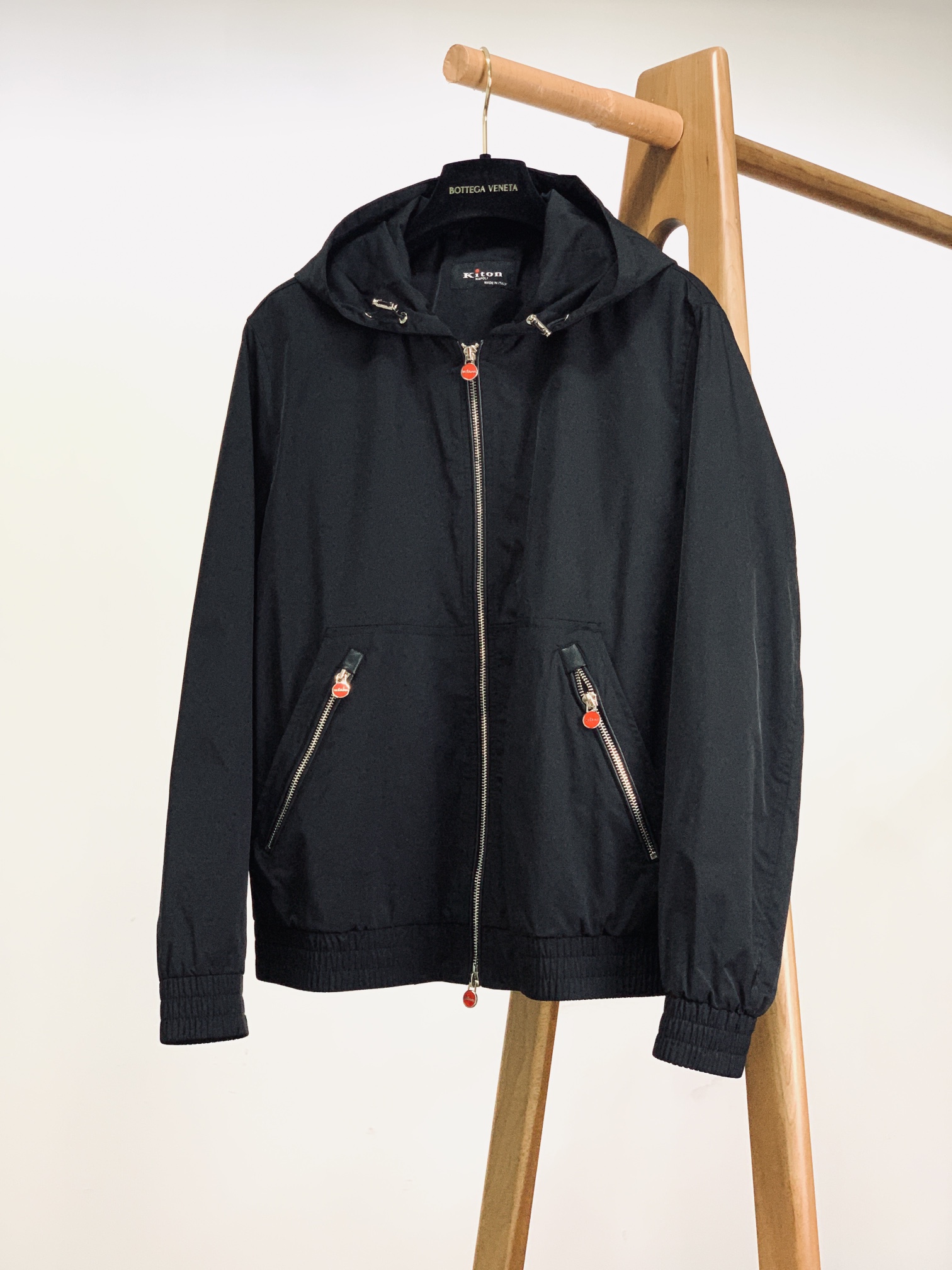 Kiton 奇顿 2025FW早秋新品 渠道的精品狠货！！！今年最好看的连帽休闲外套闭眼入！客供定制面料