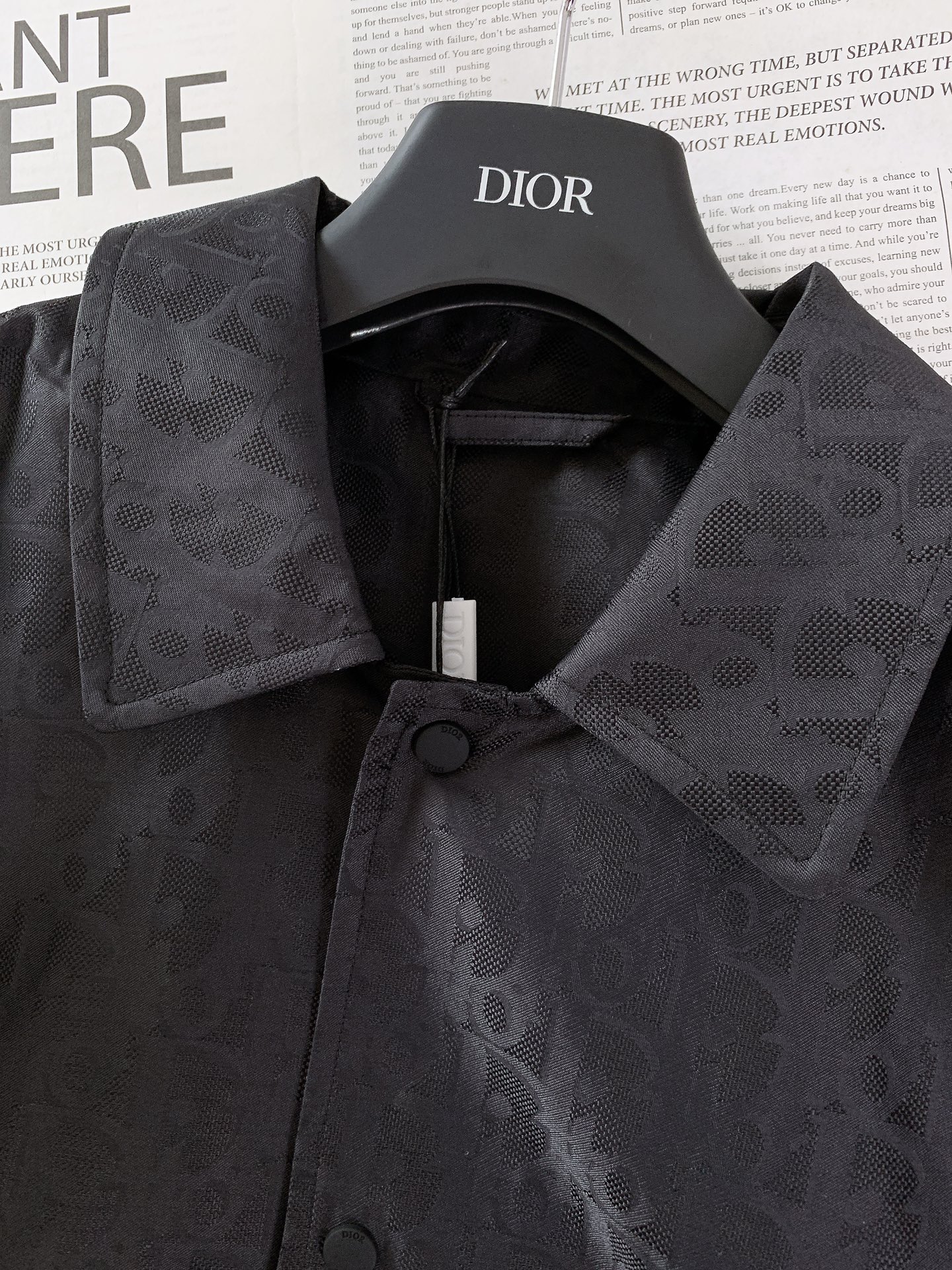Dior Homme 迪奥·桀傲 满印暗纹提花外套绗缝提花科技面料 Oblique 印花绗缝效果这款绗缝
