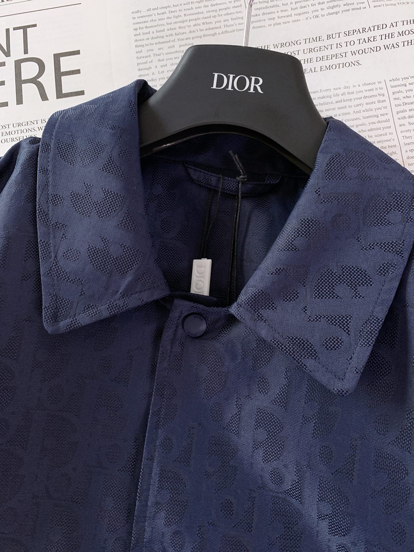 Dior Homme 迪奥·桀傲 满印暗纹提花外套绗缝提花科技面料 Oblique 印花绗缝效果这款绗缝