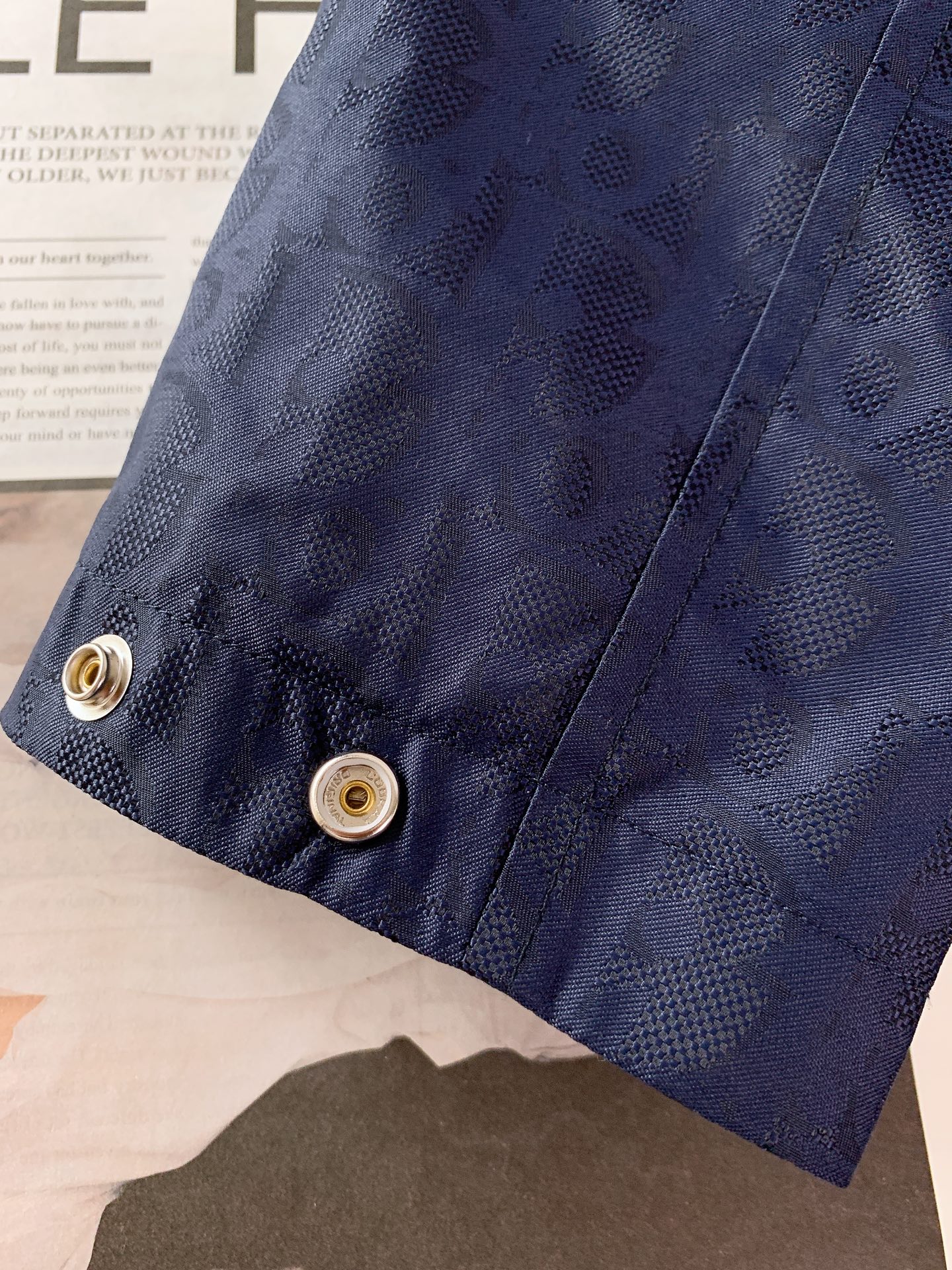 Dior Homme 迪奥·桀傲 满印暗纹提花外套绗缝提花科技面料 Oblique 印花绗缝效果这款绗缝