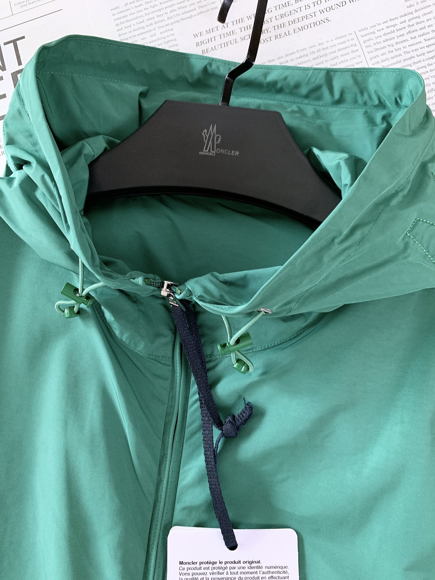 Moncler 蒙口 2025FW早秋新品Sassiere连帽夹克：奢华与功能的极致演绎活力又不失沉稳，