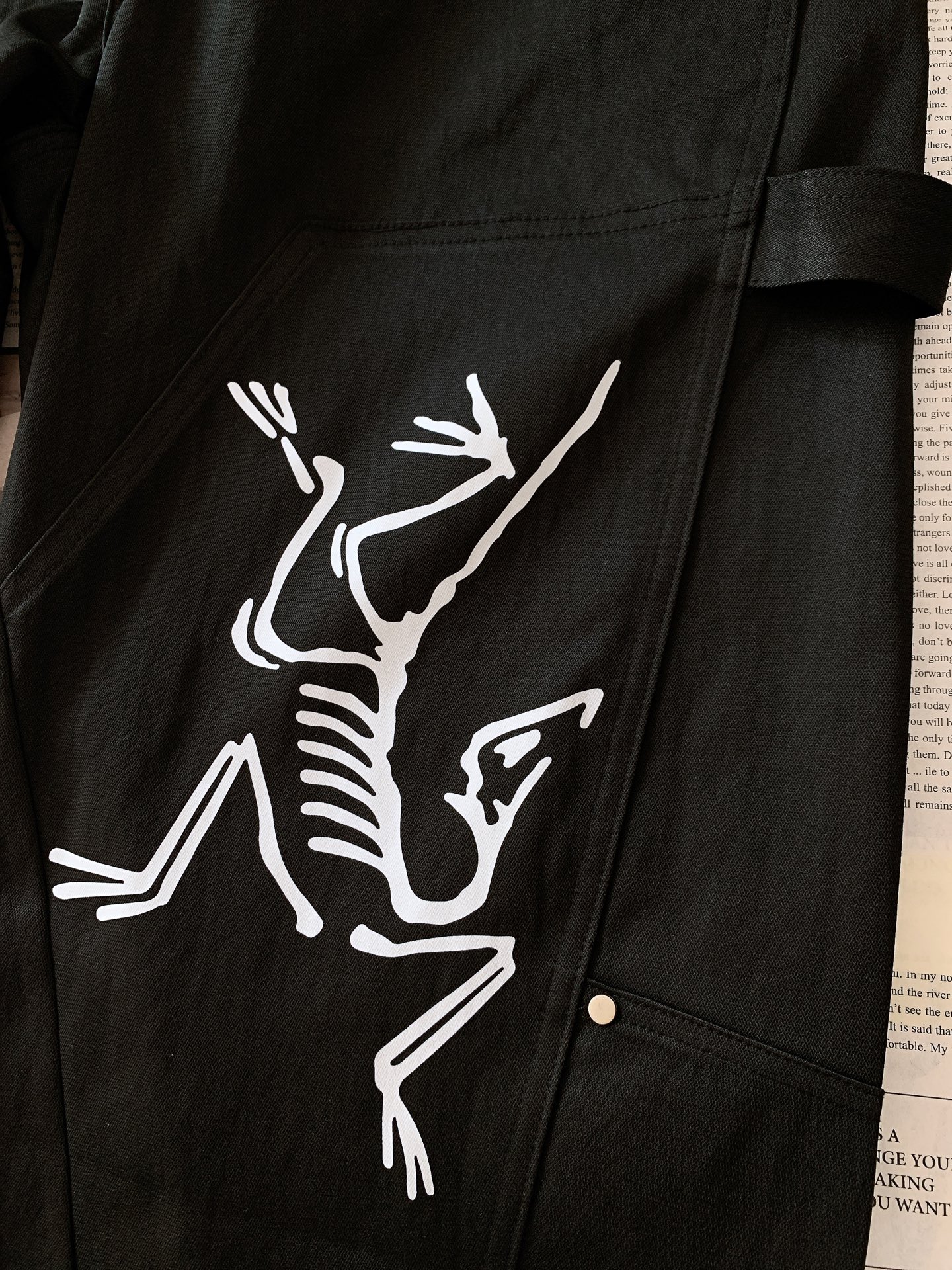ARCTERYX 始祖鸟 2025FW早秋新品高街复古休闲裤，双层针织，定制的面料，客供五金辅料～四季中