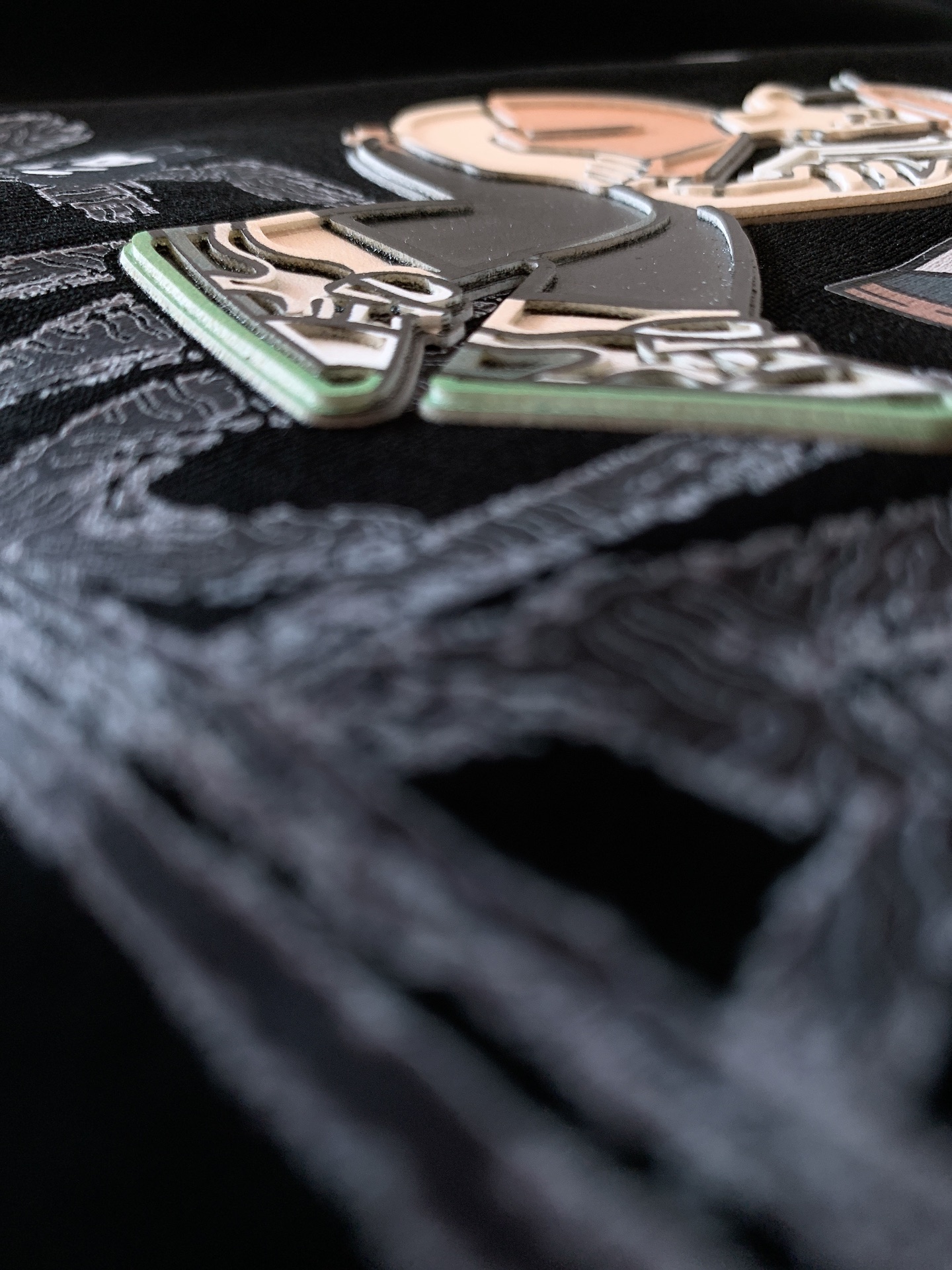 𝐁𝐚𝐥𝐞𝐧𝐜𝐢𝐚𝐠𝐚 巴黎世家 2025SS春夏新品 卡通印花T恤，细节控的时尚解药。故意用做旧纹理呈现