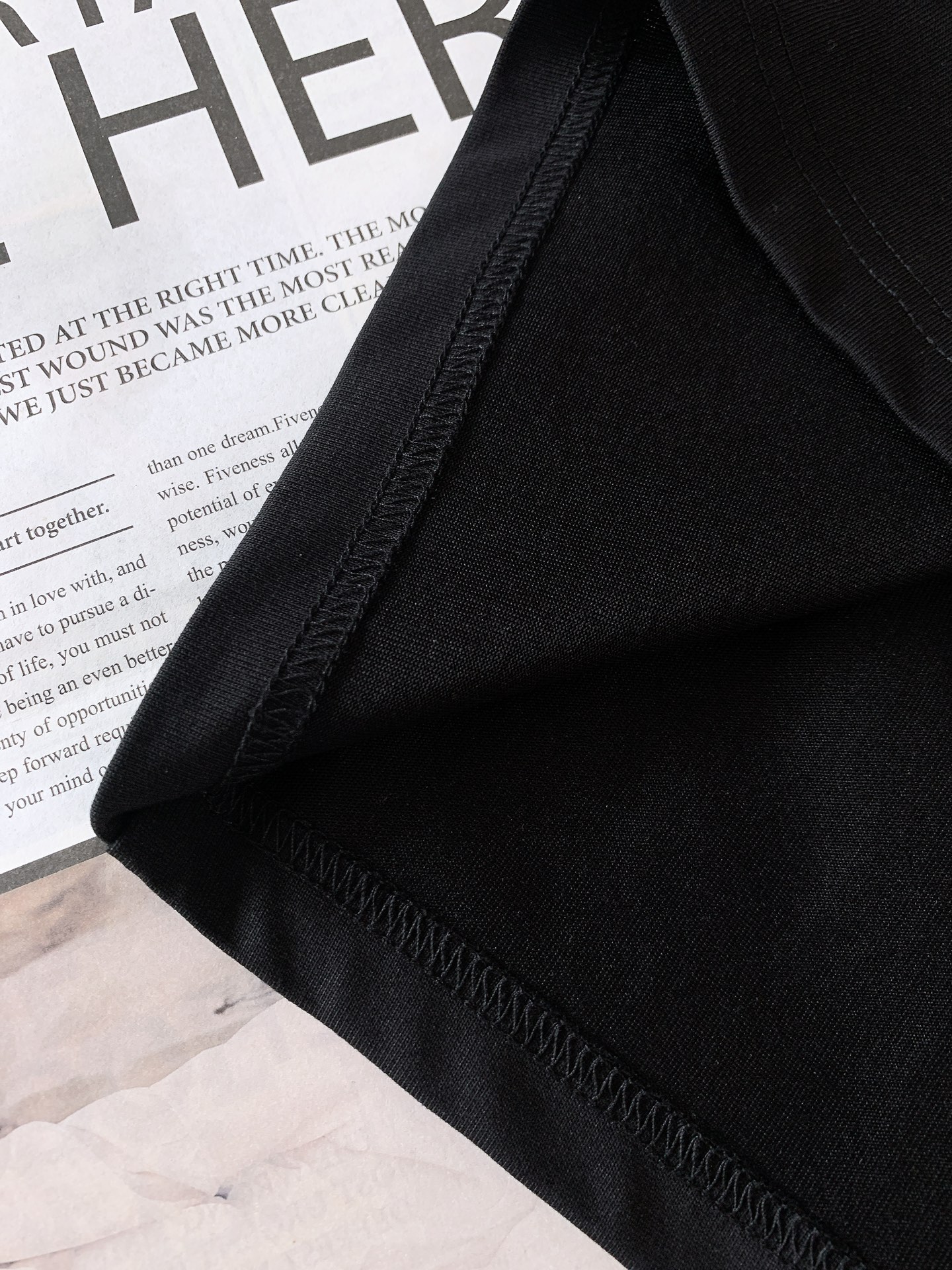 𝐁𝐚𝐥𝐞𝐧𝐜𝐢𝐚𝐠𝐚 巴黎世家 2025SS春夏新品 休闲印花T恤。经典圆领设计，不挑人，不管是单穿还是