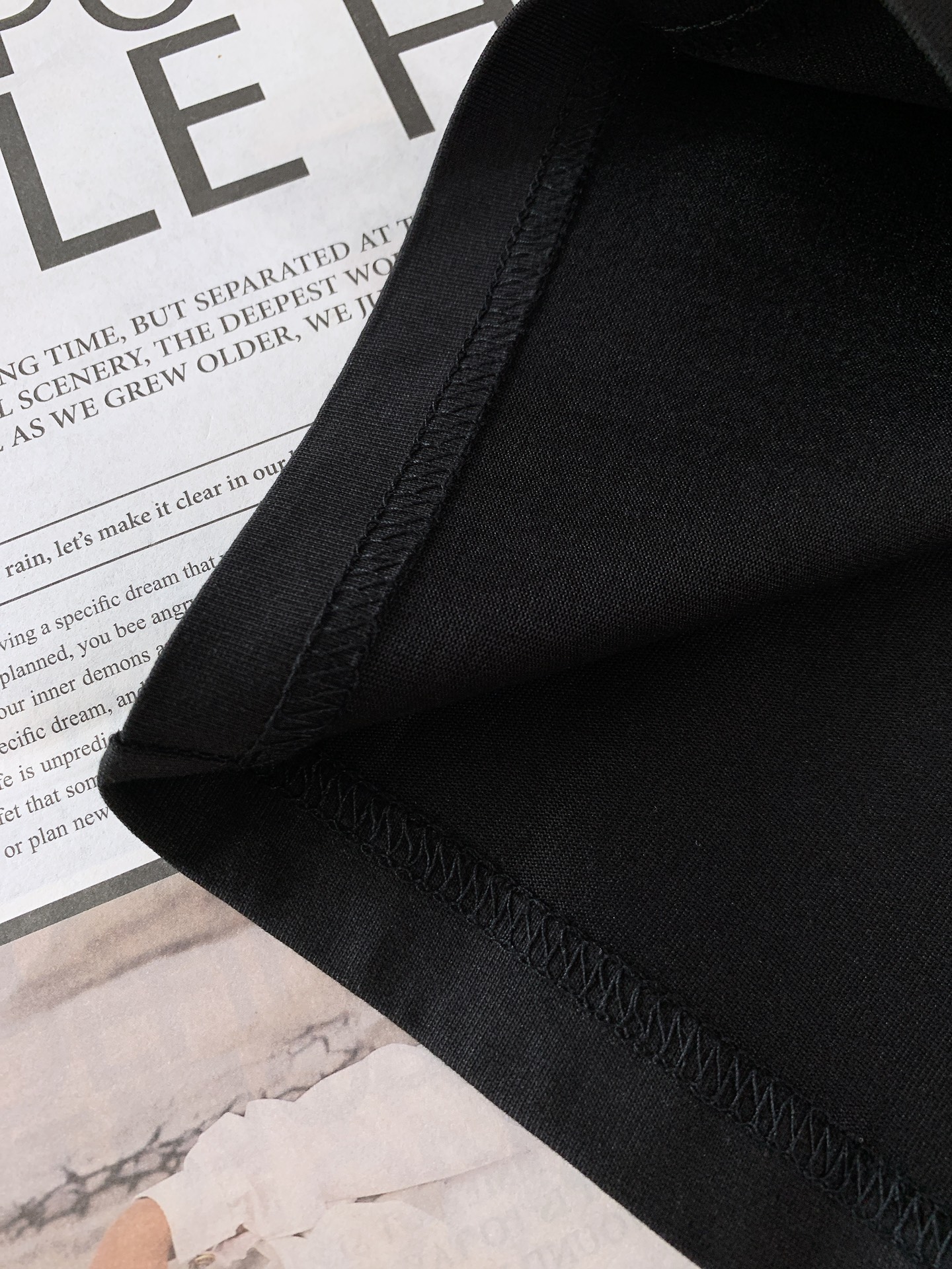 Fendi 芬迪 2025SS春夏新品 小怪兽系列短袖，前幅防水浮雕印花标识图案，完美的符合 最新系列风