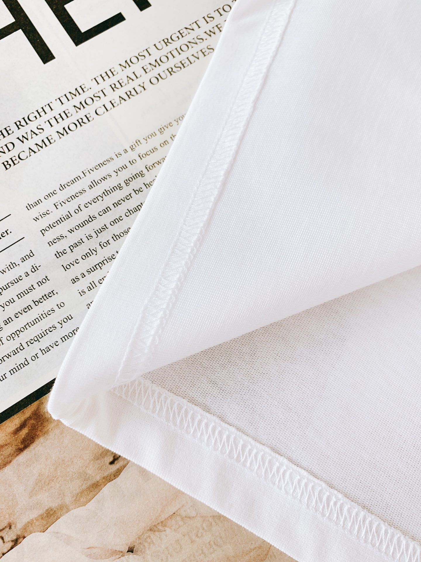 Fendi 芬迪 2025SS春夏新品 小怪兽系列短袖，前幅防水浮雕印花标识图案，完美的符合 最新系列风