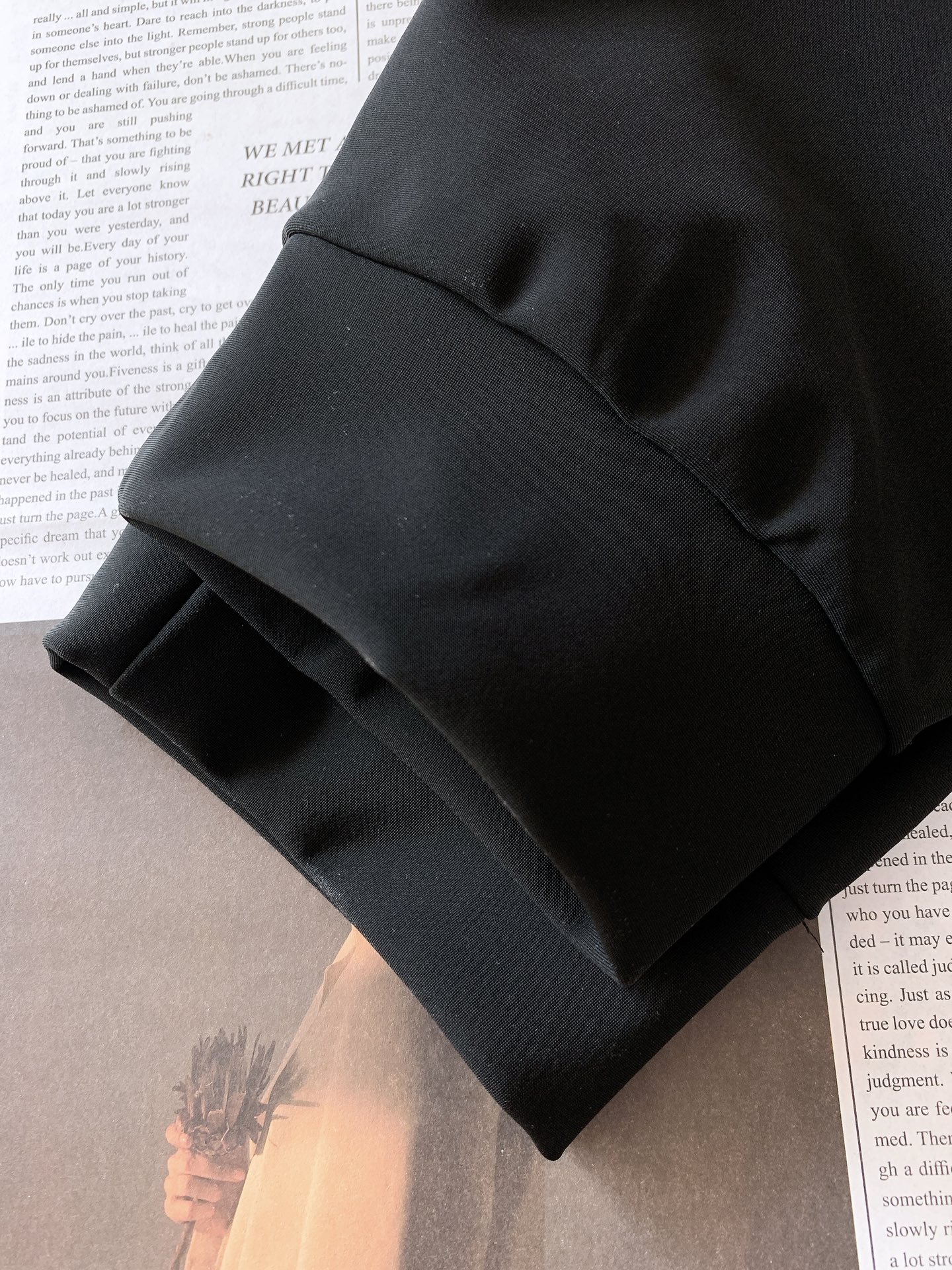 DESCENTE 迪桑特 2025FW早秋新品时尚抽绳休闲裤，渠道精品，宽松体常规设计裁剪,兼具个性时尚