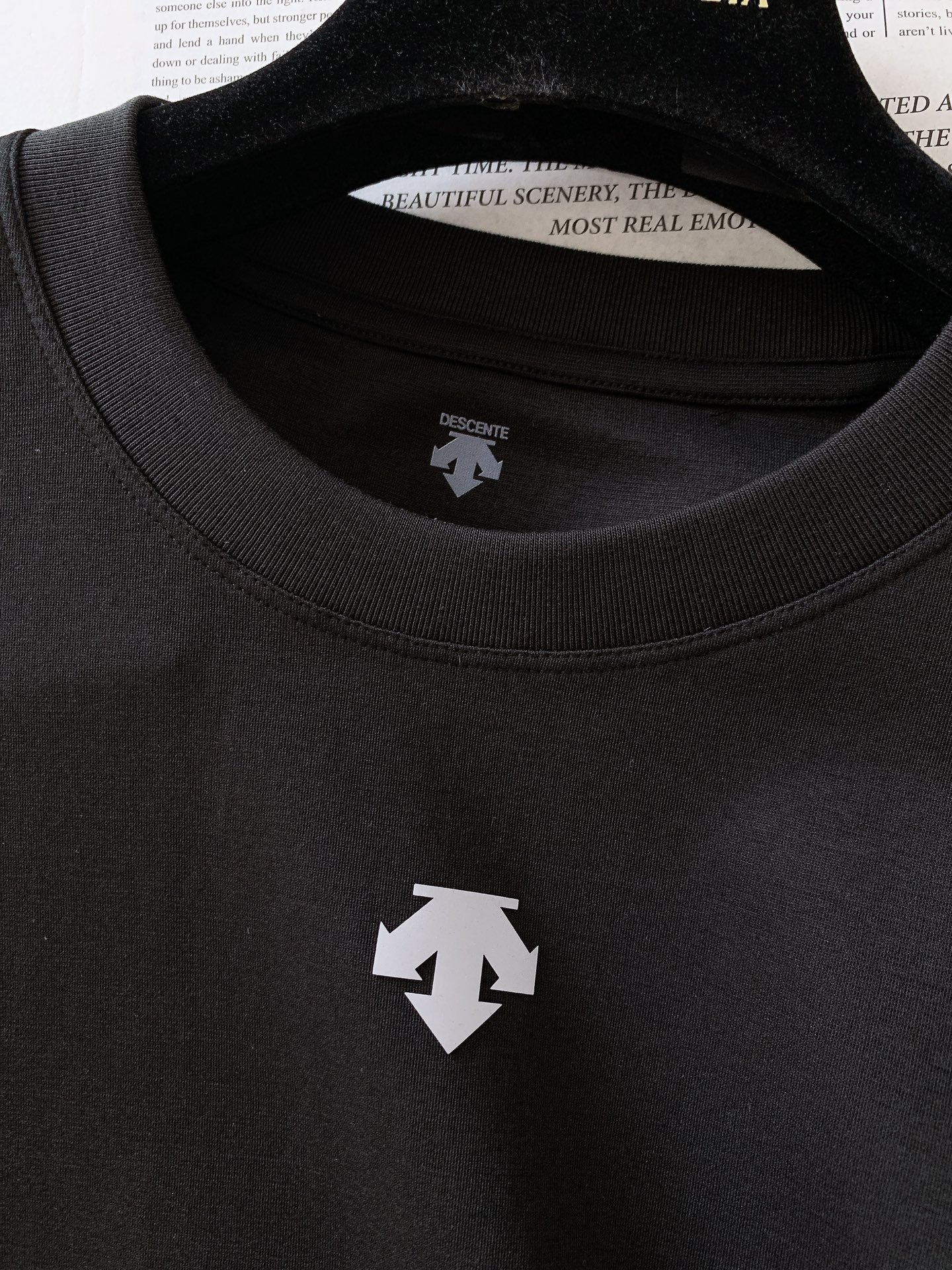 DESCENTE 迪桑特 2025FW秋冬新品 休闲长袖打底衫，立体感logo廓形长袖打底T恤，甄选优质