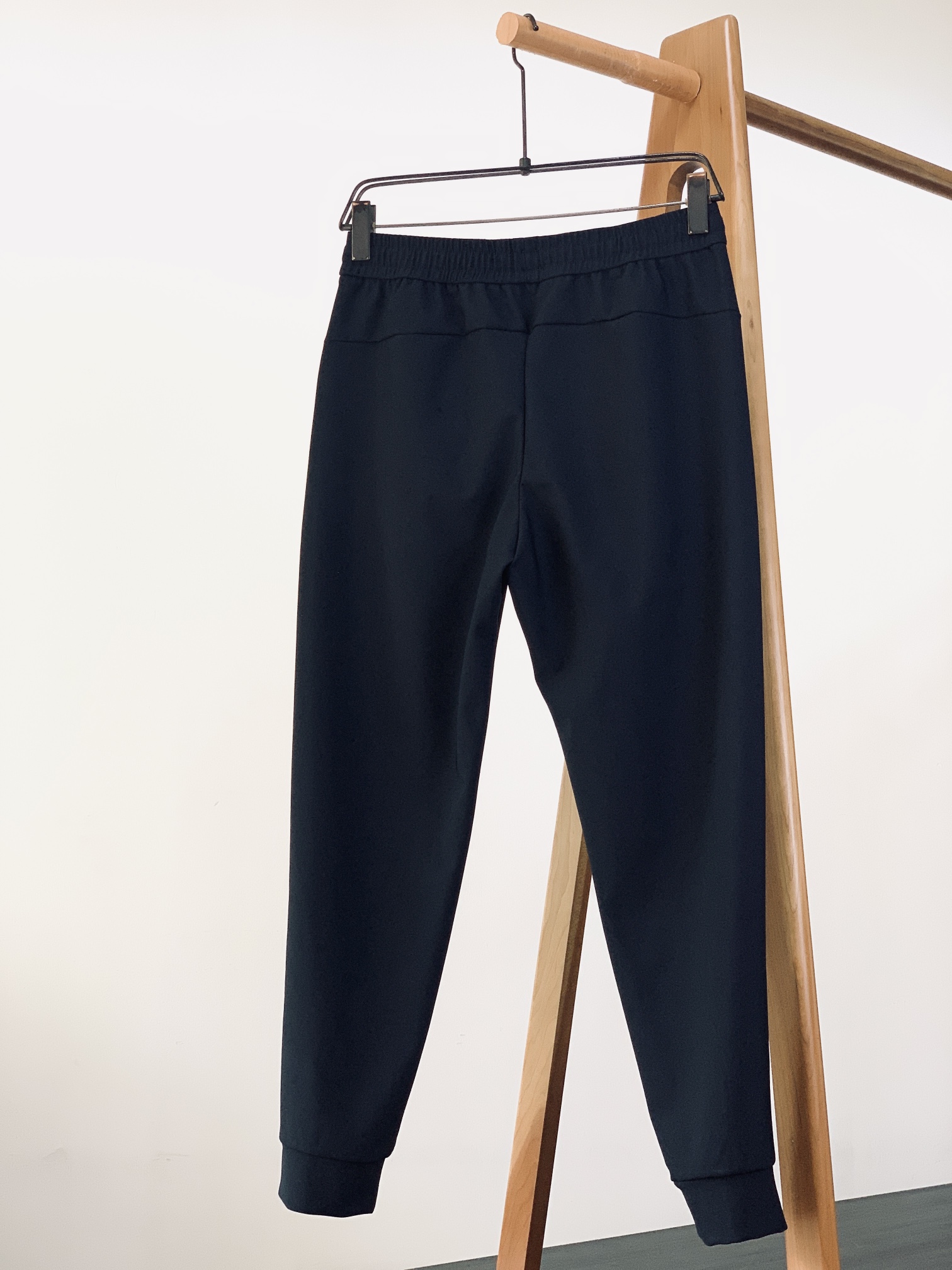 DESCENTE 迪桑特 2025FW早秋新品时尚抽绳休闲裤，渠道精品，宽松体常规设计裁剪,兼具个性时尚