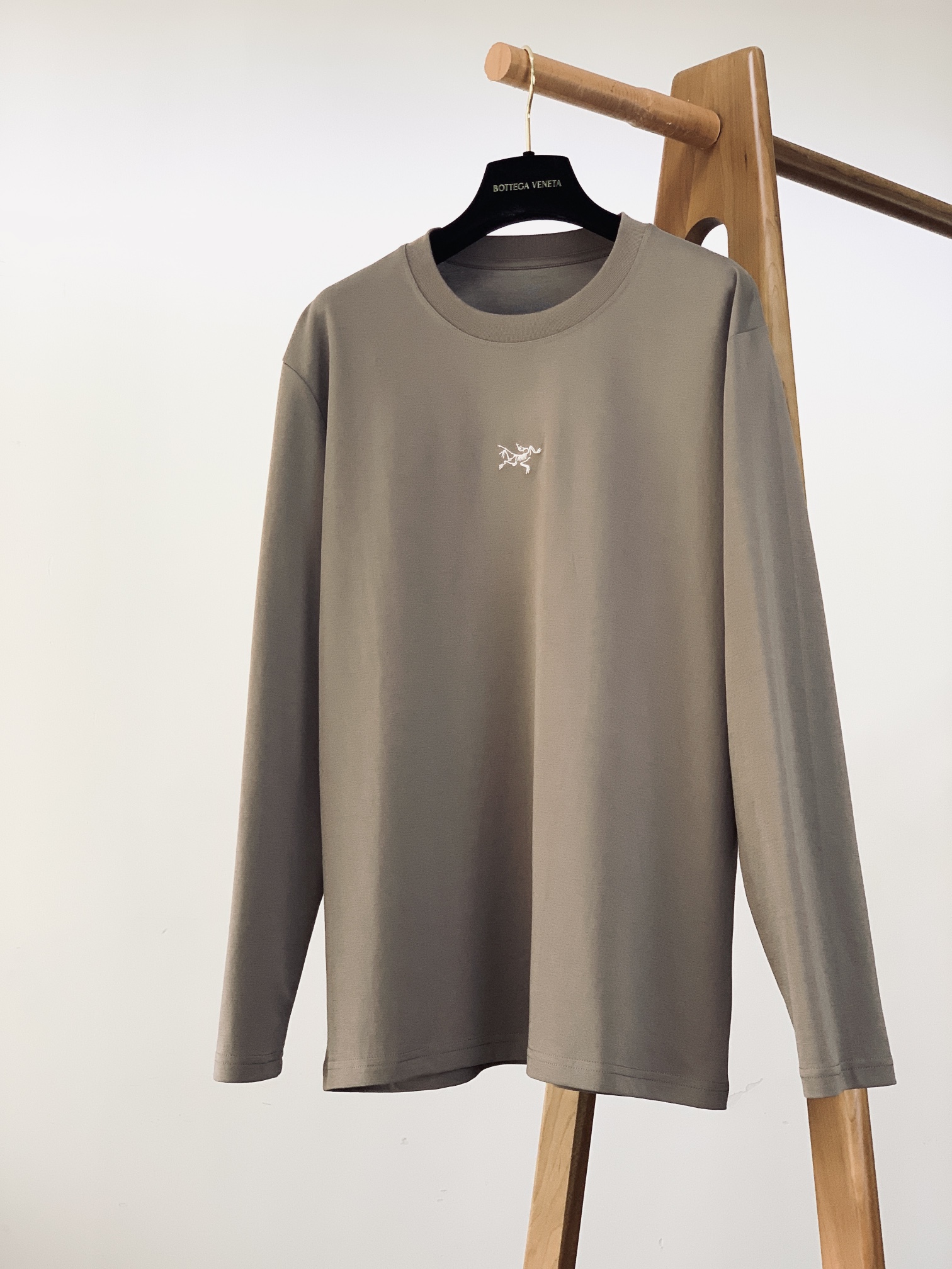 ARCTERYX 始祖鸟 2025FW秋冬新品 休闲长袖打底衫，立体感logo廓形长袖打底T恤，甄选优质