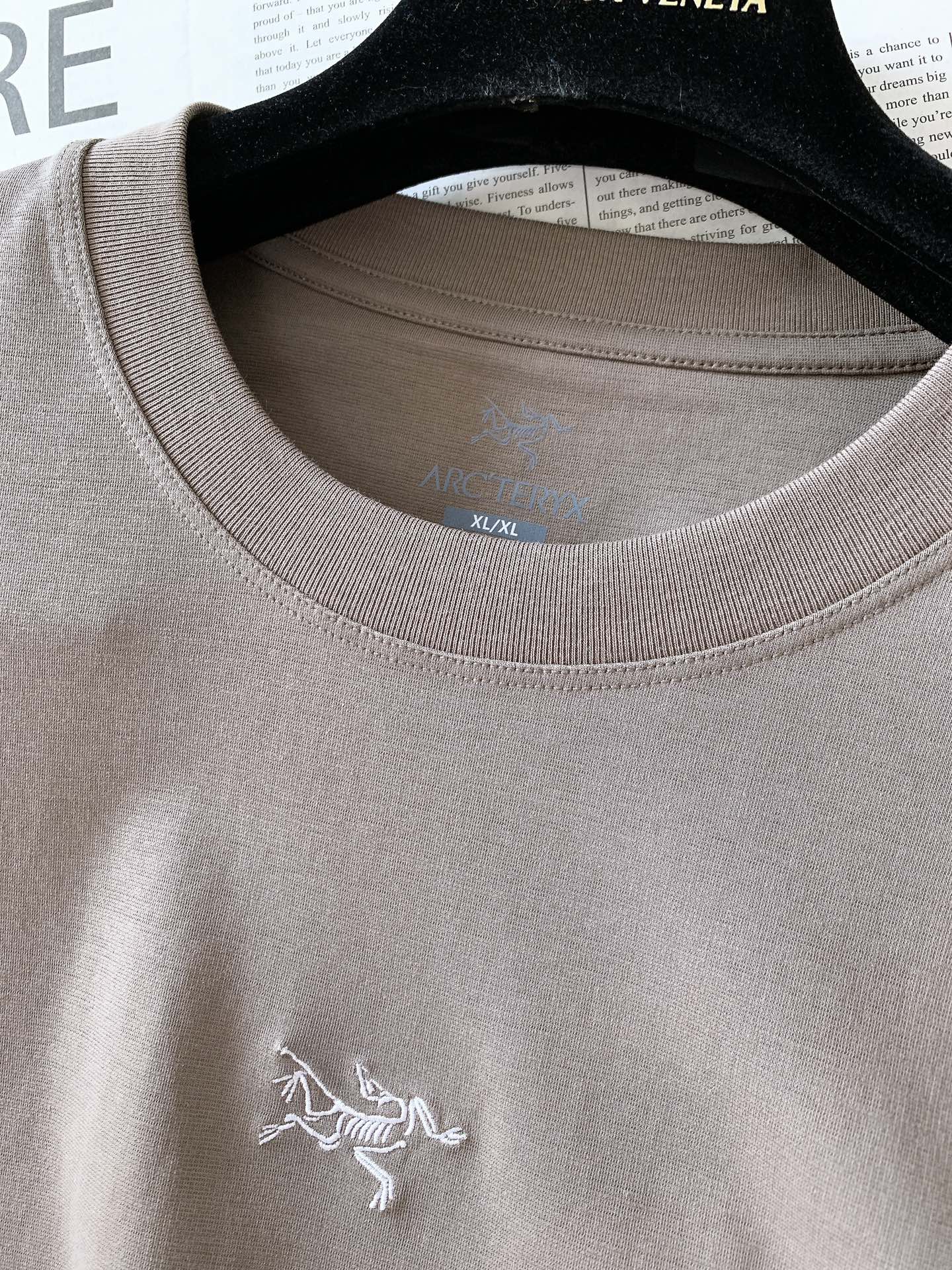 ARCTERYX 始祖鸟 2025FW秋冬新品 休闲长袖打底衫，立体感logo廓形长袖打底T恤，甄选优质