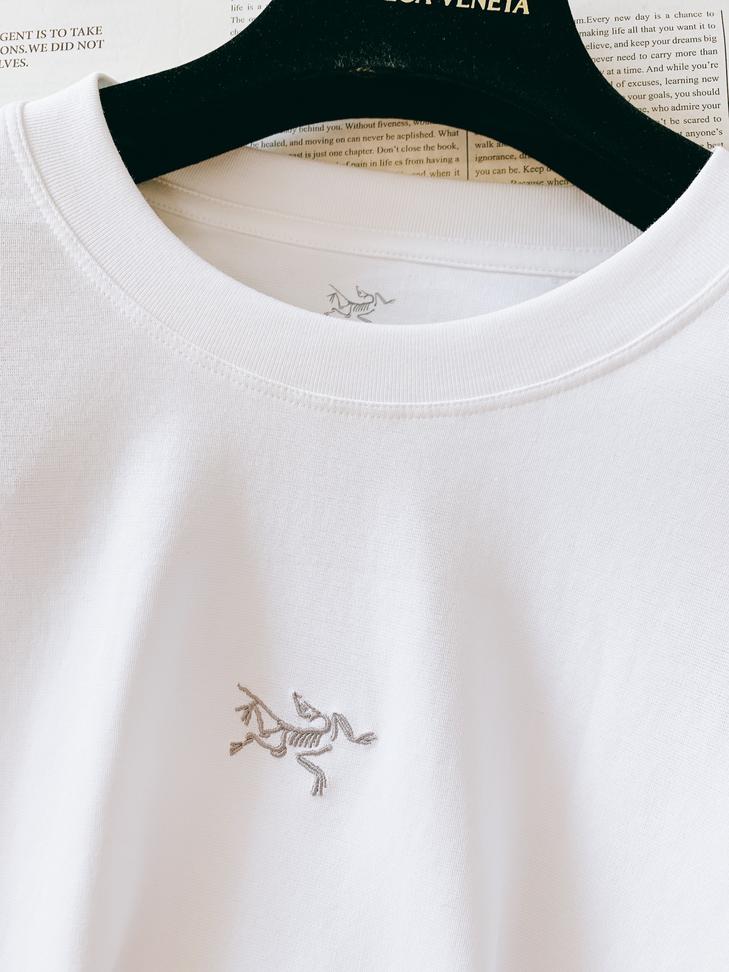 ARCTERYX 始祖鸟 2025FW秋冬新品 休闲长袖打底衫，立体感logo廓形长袖打底T恤，甄选优质