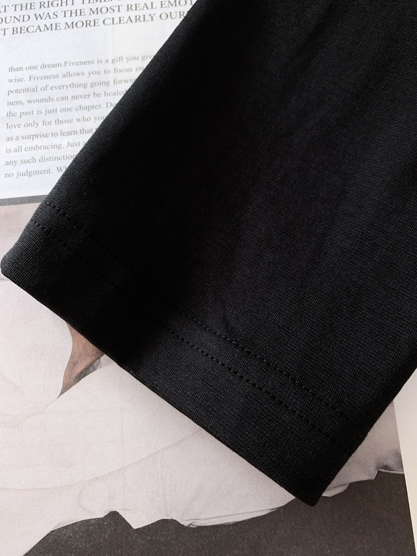 DESCENTE 迪桑特 2025FW秋冬新品 休闲长袖打底衫，立体感logo廓形长袖打底T恤，甄选优质