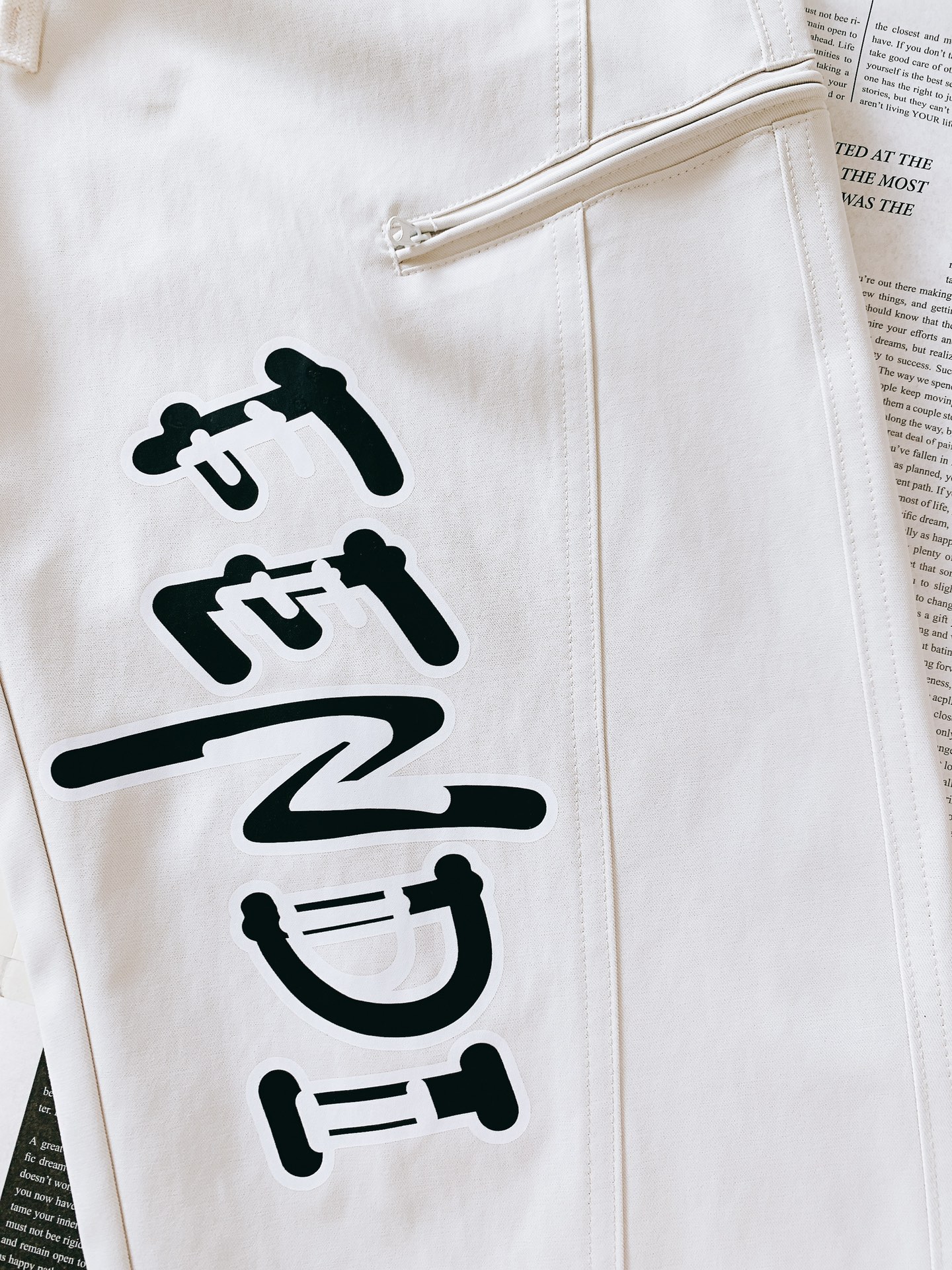 Fendi 芬迪 2025FW早秋新品小怪兽系列复古工装休闲裤，双层针织，定制的面料，客供五金辅料～四季