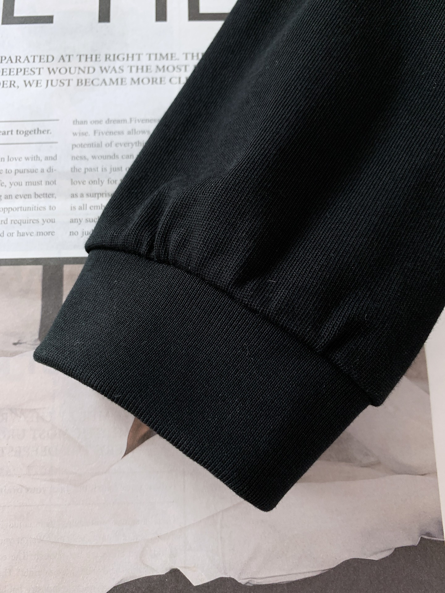 Maison Margiela MM6 马丁马吉拉 2025FW早秋新品 限定款套头打底衫，以排山倒海之